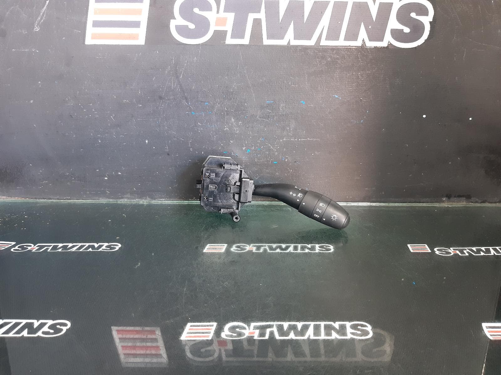 Used auto part listing image: 2011 HYUNDAI I30 FLASHER SWITCH, W/ FOGLAMPS, AUTO TYPE, SR, FD, 09/07-04/12 0000373066