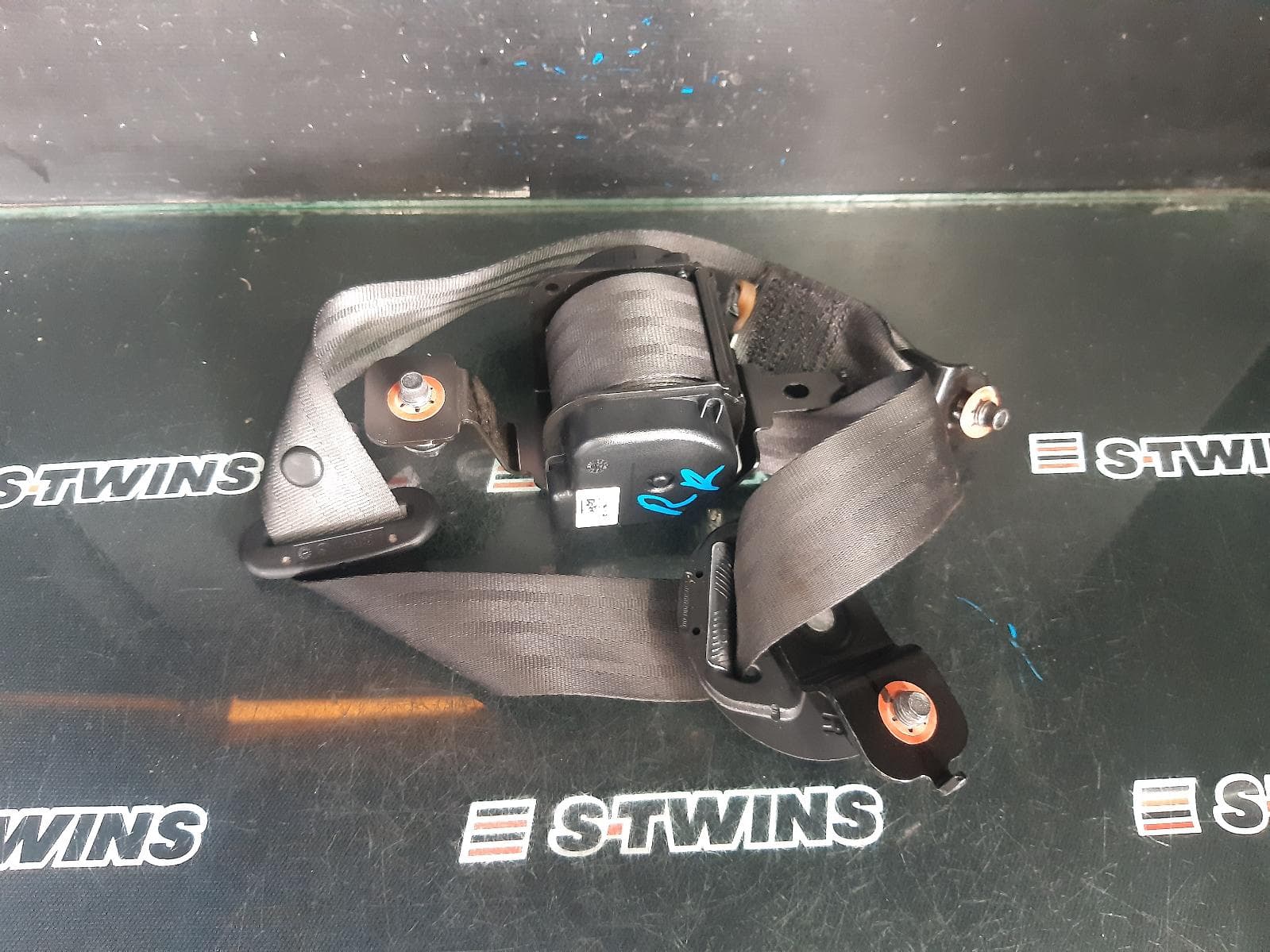 Used auto part listing image: 2014 HYUNDAI IX35 SEAT BELT STALK RH REAR, SEAT BELT ONLY, LM SERIES, 11/09-01/16 0000372412