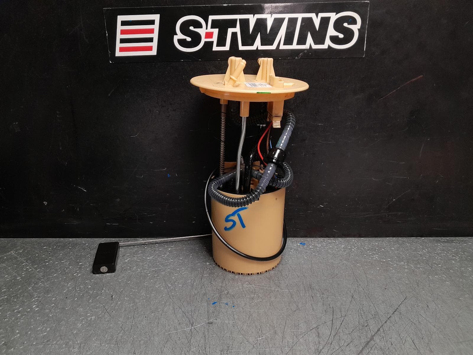 Used auto part listing image: 2020 FORD RANGER FUEL PUMP DIESEL, 3.2, TURBO, P5AT, IN TANK (PUMP & SENDER), PX SERIES 2-3, 06/11-04/22 0000372840