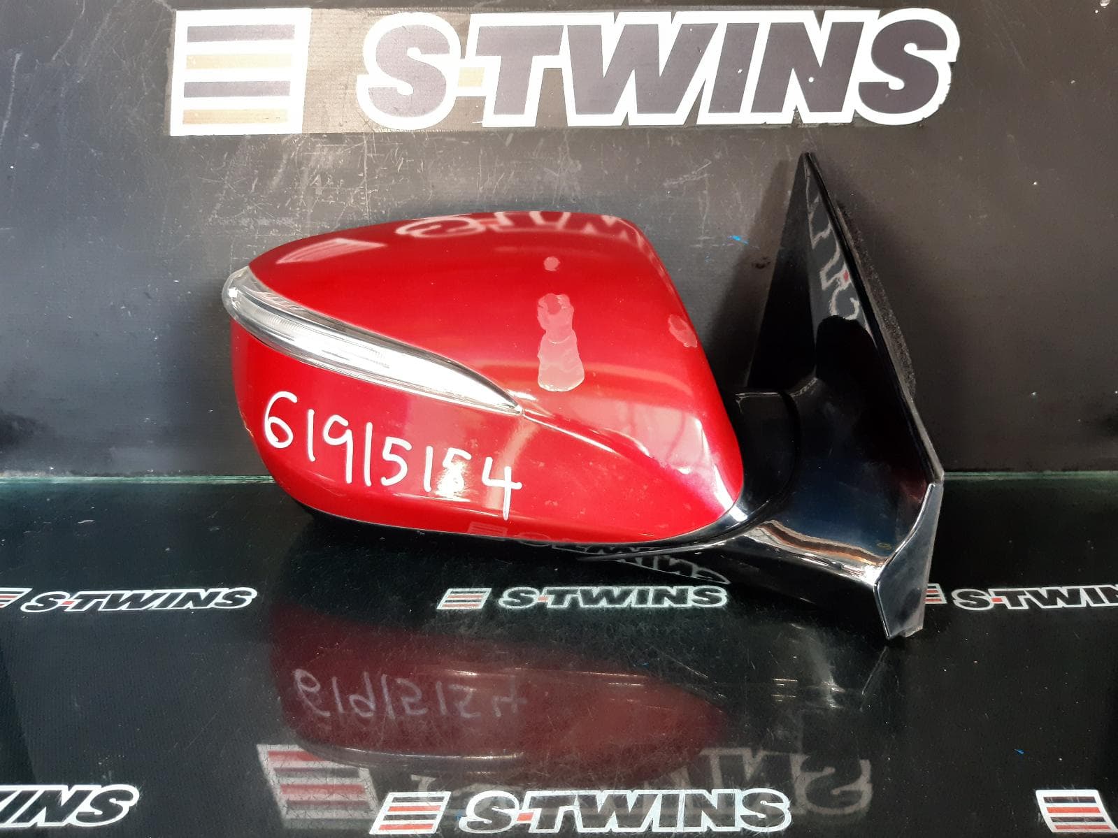 Used auto part listing image: 2013 HYUNDAI SANTA FE RIGHT DOOR MIRROR DM, ELITE, POWER FOLD, NON AUTO DIP, W/ FLASHER (ON TOP MIRROR), 06/12-04/14 0000338109