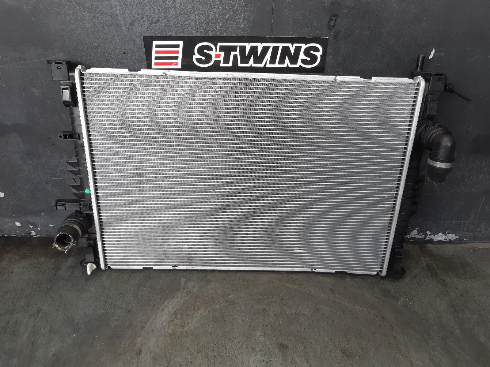 Used auto part listing image: 2016 FORD FOCUS RADIATOR MANUAL, PETROL, TURBO, LW-LZ, 08/12-11/18 0000304962
