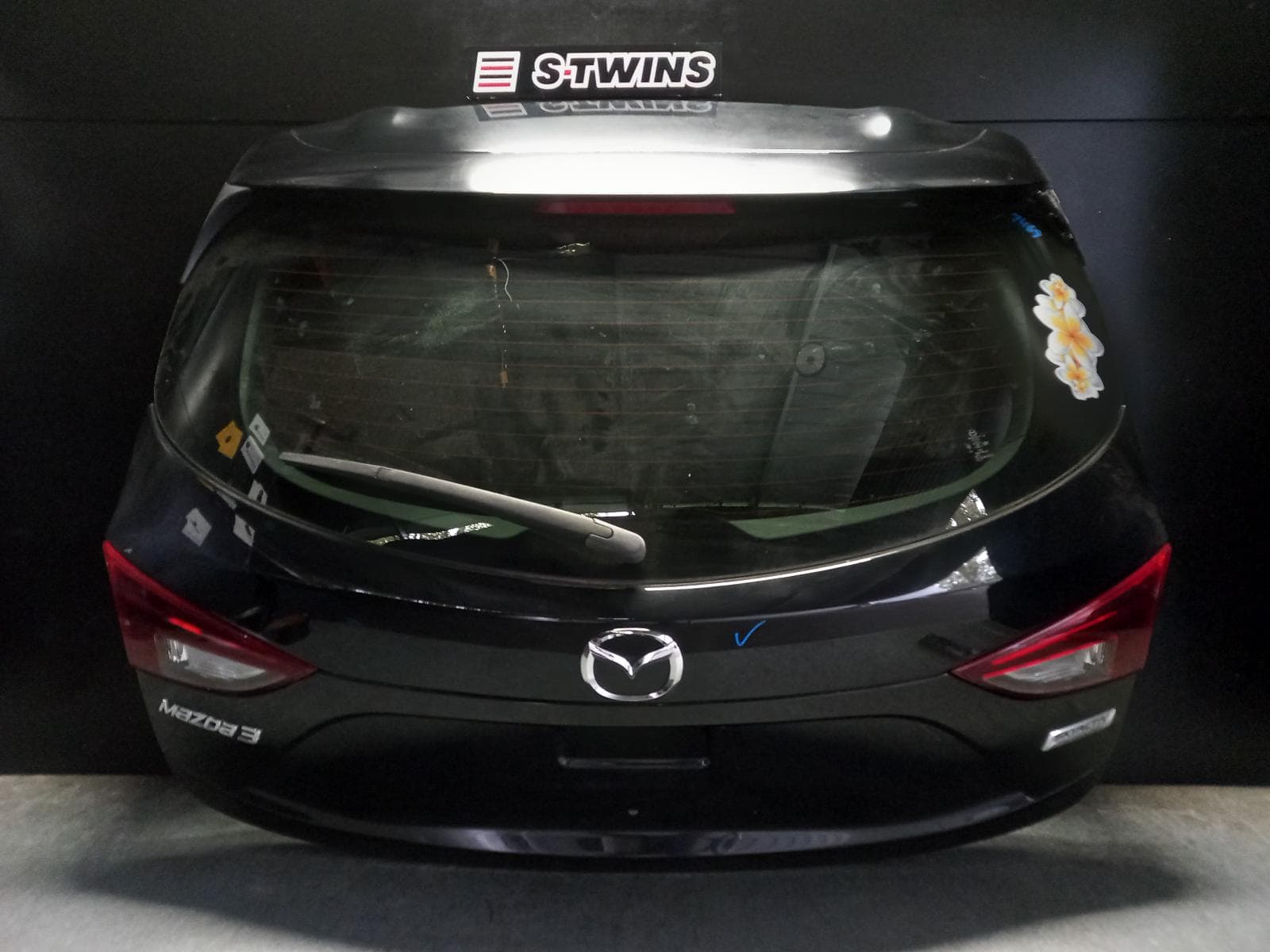 Used auto part listing image: 2015 MAZDA 3 BOOTLID TAILGATE TAILGATE, BM-BN, W/ REVERSE CAMERA, 11/13-02/19 0000272652