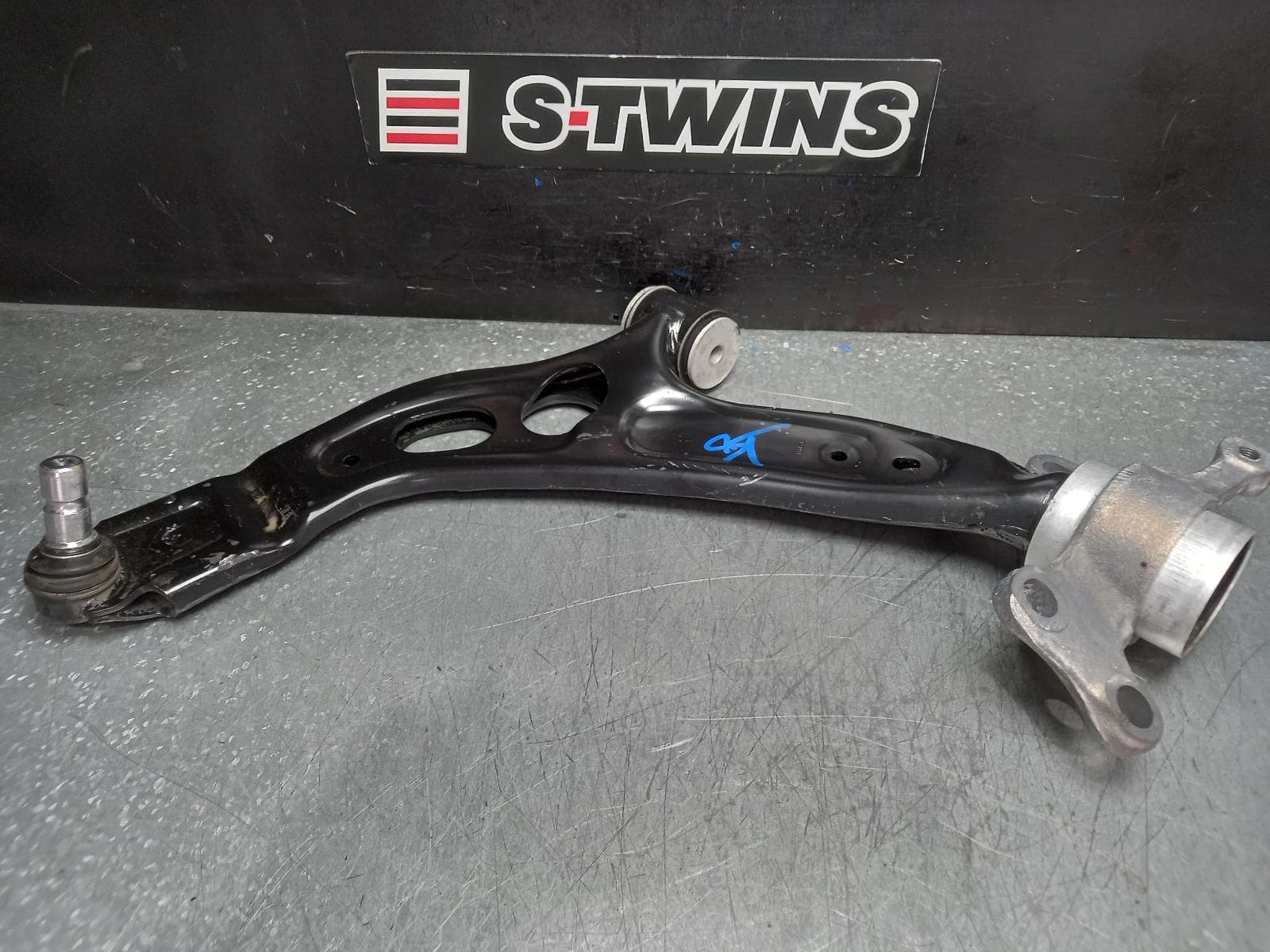 Used auto part listing image: 2018 BMW X1 LEFT FRONT LOWER CONTROL ARM F48, 08/15-06/22 0000371210
