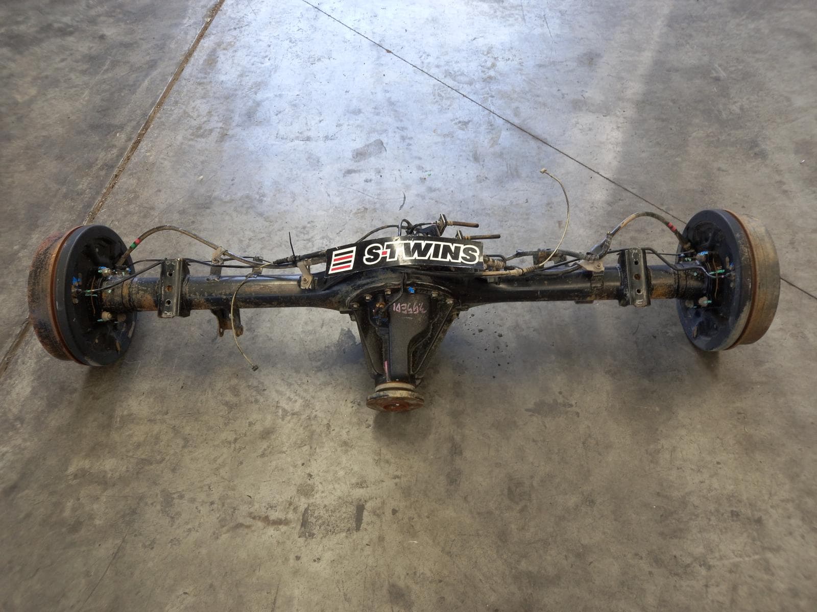 Used auto part listing image: 2014 FORD RANGER REAR DIFF ASSEMBLY 2.2/3.2, DIESEL, MANUAL T/M, 2WD HI-RIDE/4WD, PX, 3.55 RATIO, LOCKER TYPE, 06/11-11/15 0000371999