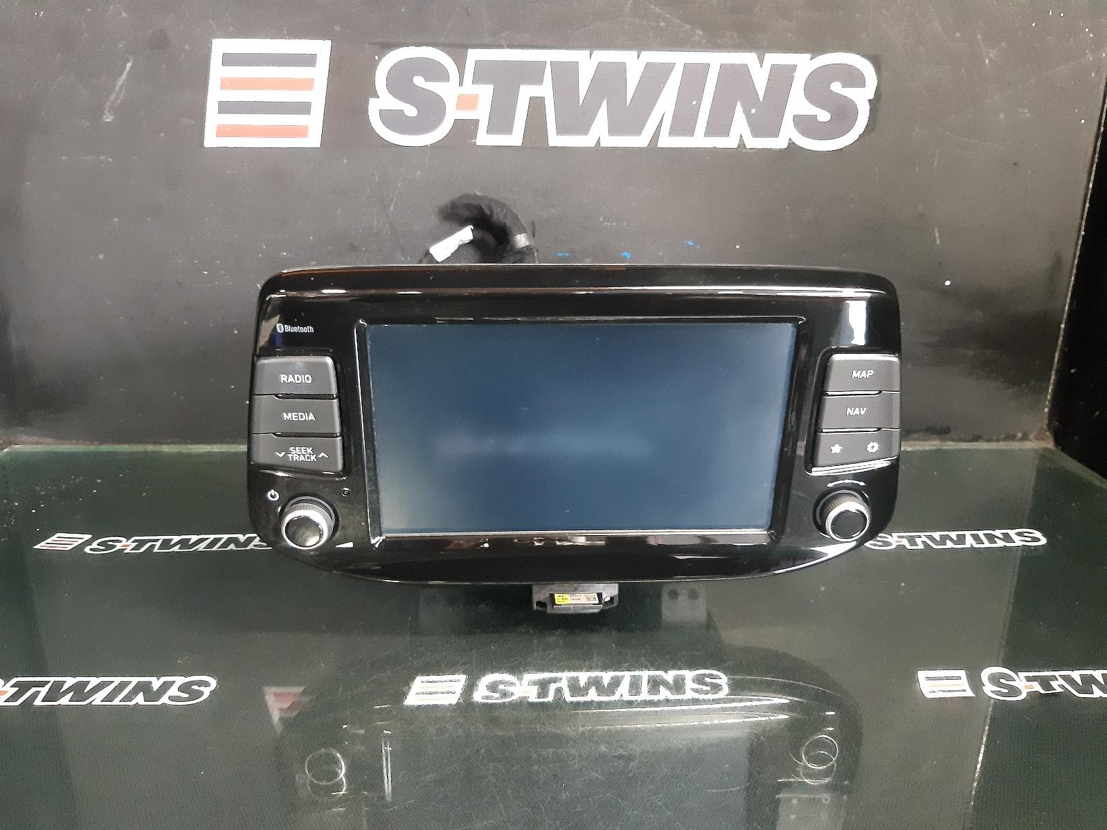Used auto part listing image: 2018 HYUNDAI I30 HEAD UNIT, W/ DISPLAY UNIT, 8IN TOUCHSCREEN, W/ SAT NAV/PREMIUM AUDIO TYPE, PD, HATCH (S. KOREA VIN KMHH), 03/17-07/20 0000373322