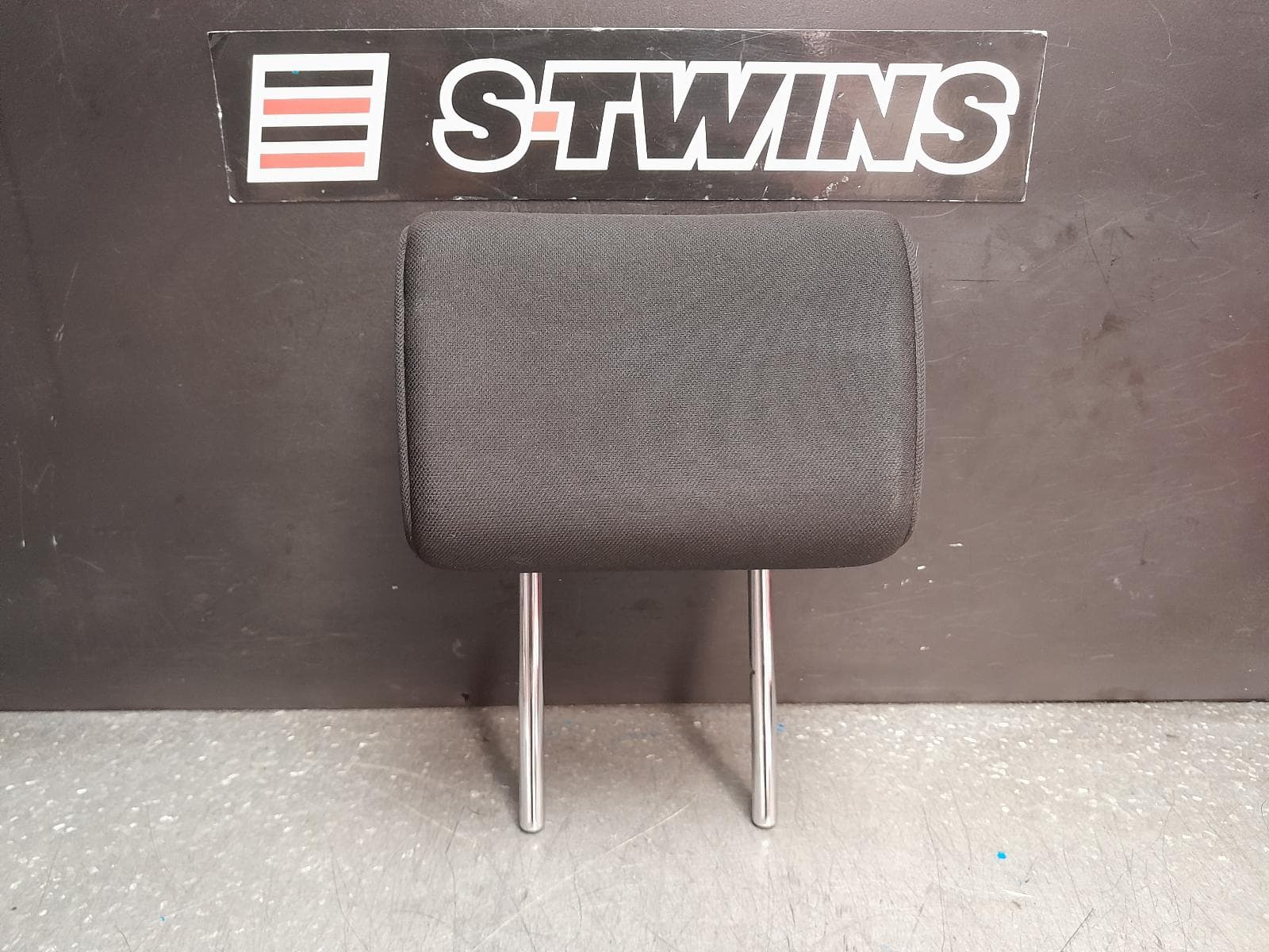 Used auto part listing image: 2017 MITSUBISHI OUTLANDER HEADREST LH REAR 2ND ROW, CLOTH, ZK-ZL, 01/15-07/21 0000375210
