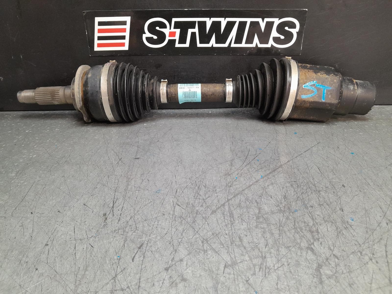 Used auto part listing image: 2018 MAZDA BT50 RIGHT DRIVESHAFT FRONT, UP-UR, 10/11-06/20 0000374941