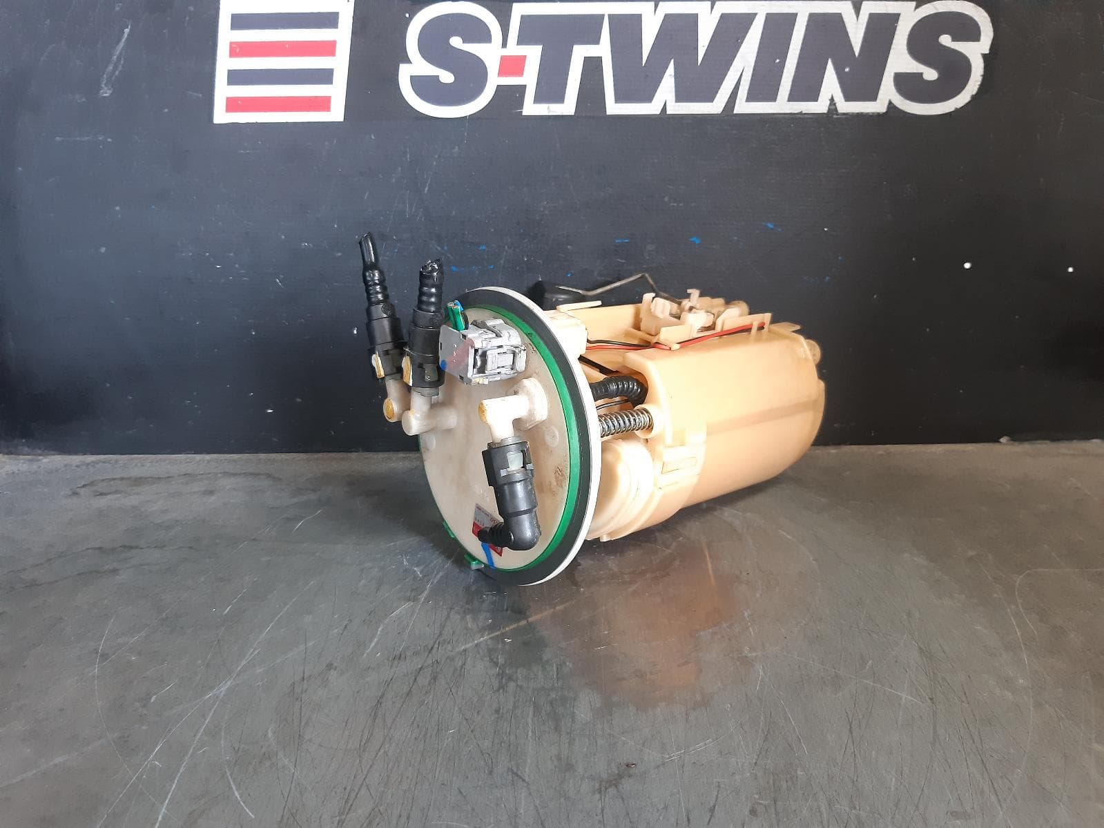 Used auto part listing image: 2011 SUBARU FORESTER FUEL PUMP PETROL, TURBO, P/N 42021AG010, EJ25, 03/08-08/12 0000373281