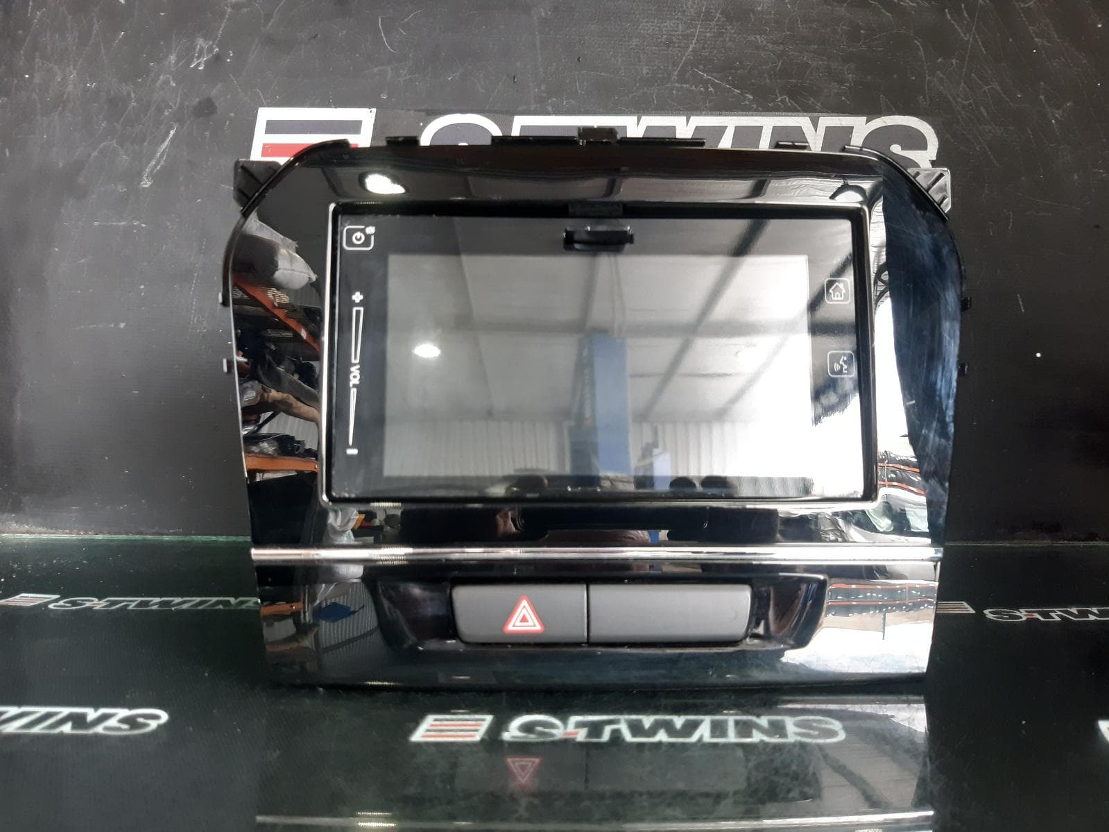 Used auto part listing image: 2016 SUZUKI VITARA HEAD UNIT, W/ DISPLAY UNIT, 7IN TOUCHSCREEN, W/ SAT NAV, VITARA, LY (VIN TSM), 06/15- 0000373362