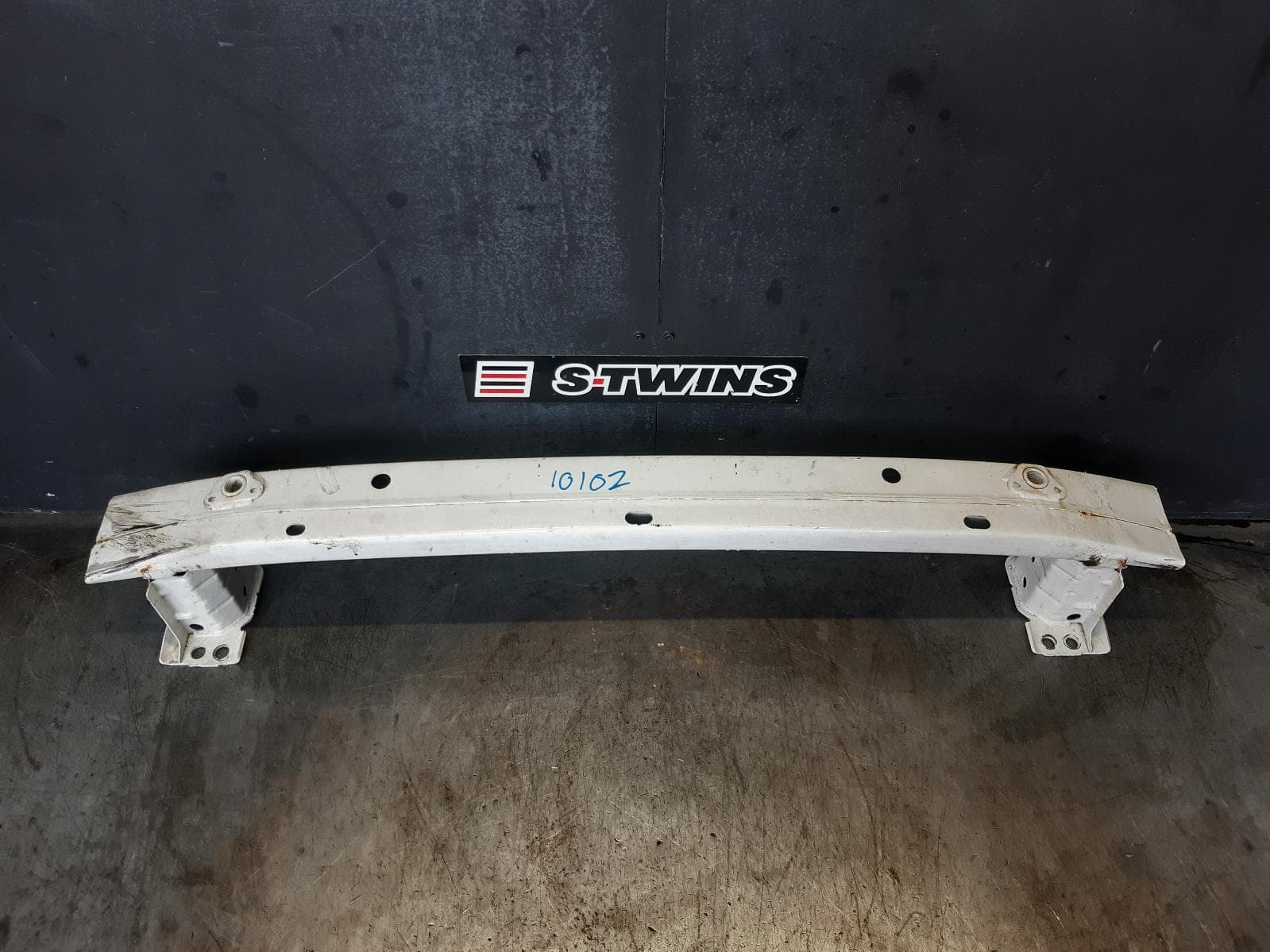 Used auto part listing image: 2011 TOYOTA COROLLA F BAR REINFORC BRACK MAIN REINFORCEMENT, ZRE152R, HATCH, 03/07-09/12 0000373334