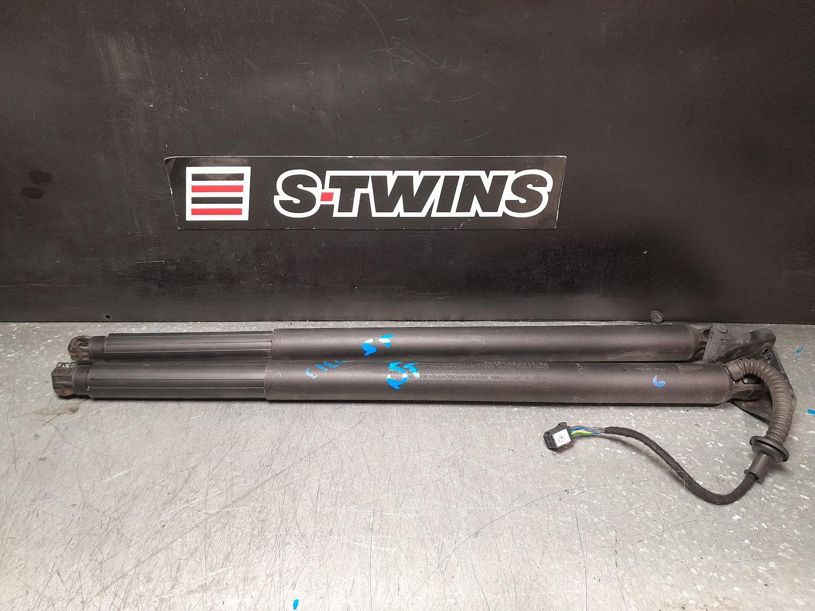 Used auto part listing image: 2022 KIA SORENTO HATCH STRUT TAILGATE STRUT (PAIR), POWER TAILGATE TYPE, MQ4, 02/20- 0000373957