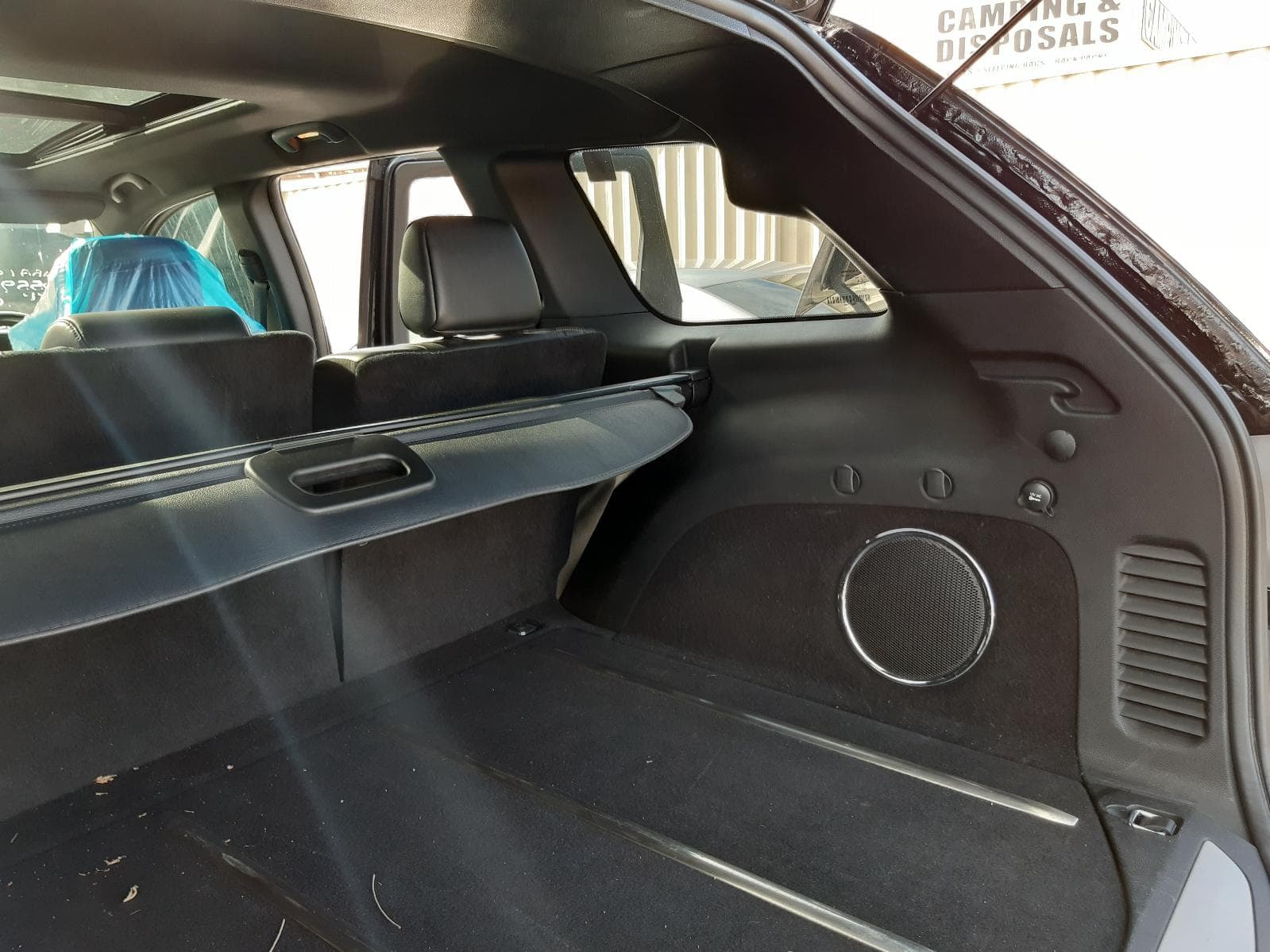 Used auto part listing image: 2014 JEEP GRANDCHEROKEE SPEAKER SUBWOOFER, WK, 10/10-02/22 0000076579
