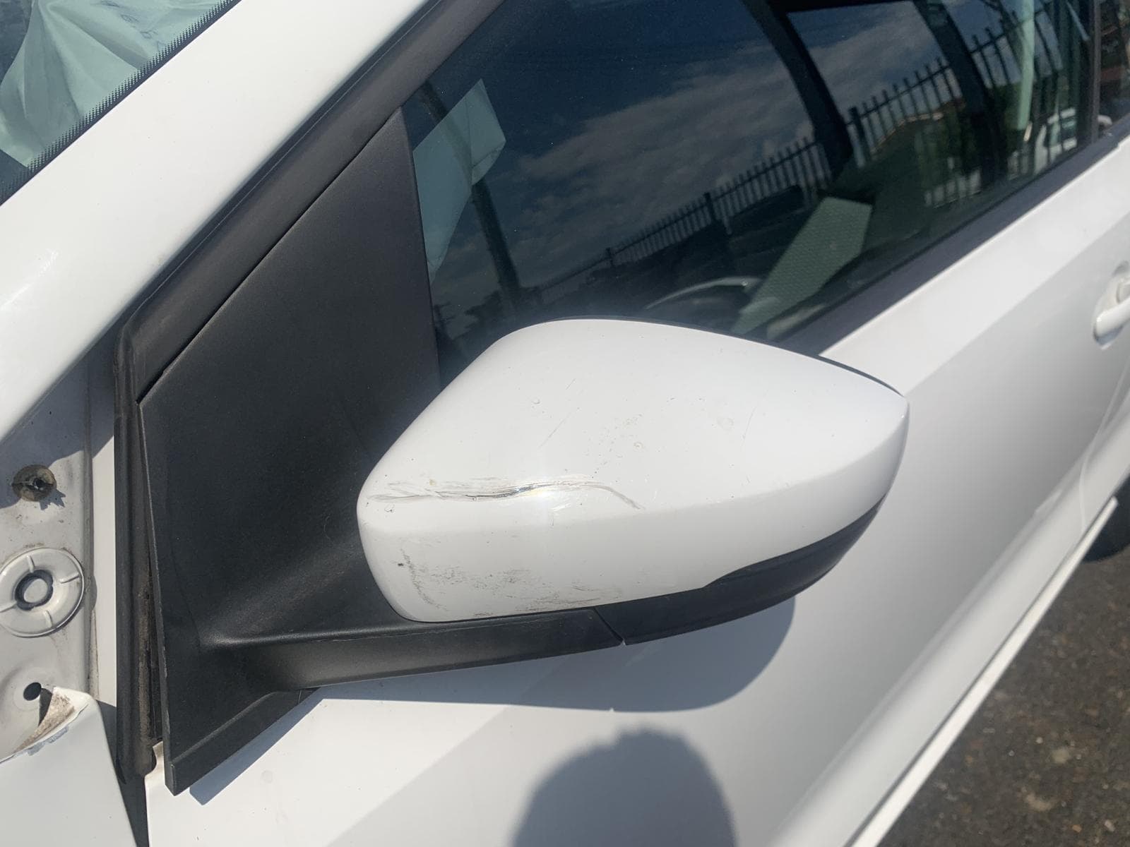 Used auto part listing image: 2010 VOLKSWAGEN POLO LEFT DOOR MIRROR 6R, HEATED TYPE, 05/10-07/14 0000081862