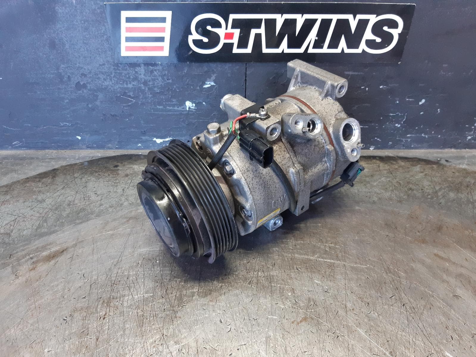 Used auto part listing image: 2016 KIA SPORTAGE A C COMPRESSOR QL, 2.4, G4KJ, PETROL, 10/15-05/18 0000366594