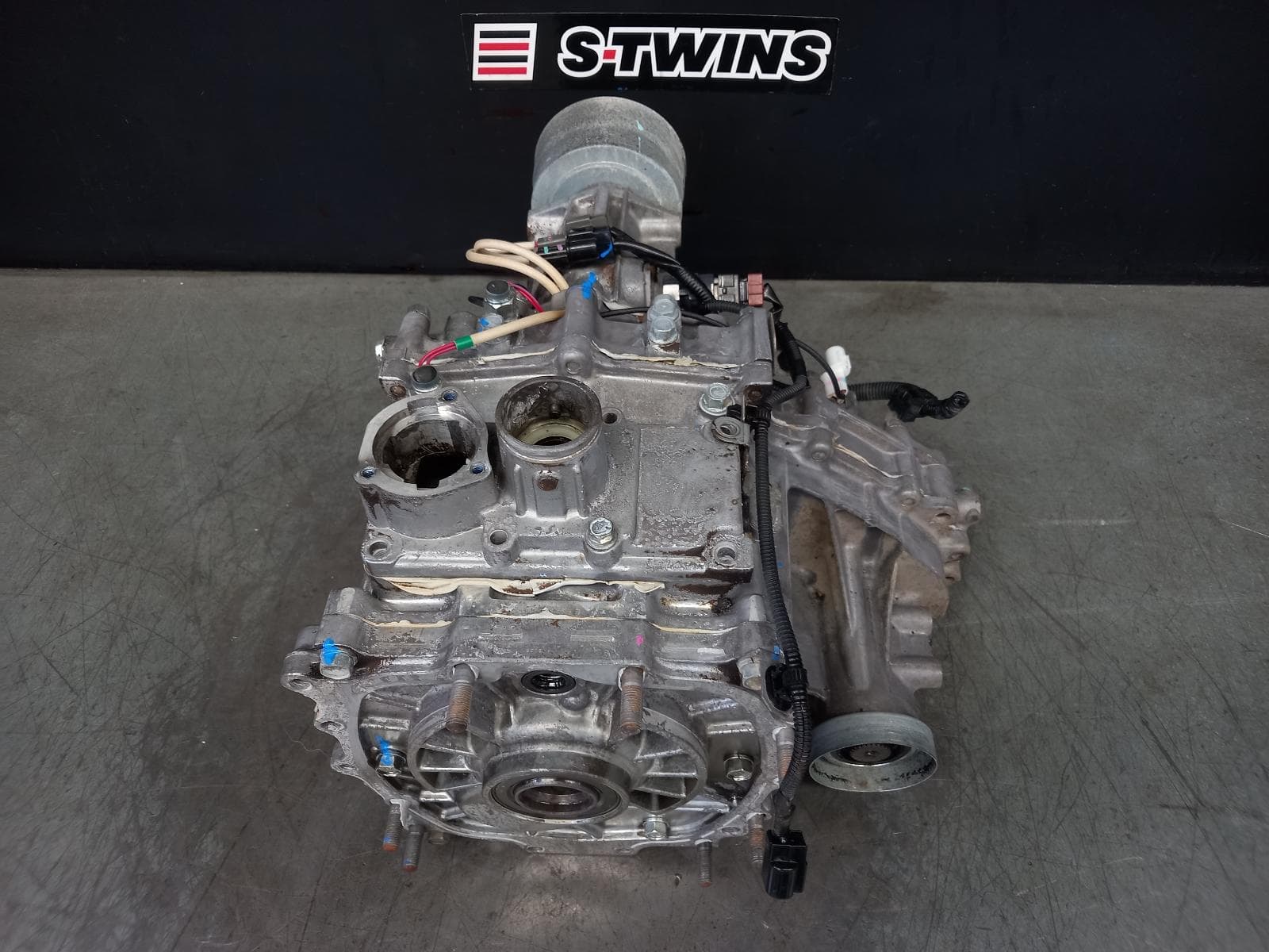 Used auto part listing image: 2014 MITSUBISHI TRITON TRANSFER CASE MANUAL T/M, 2.5, 4D56, 2 SWITCH TYPE (ON TOP), MN, 08/09-03/15 0000373157