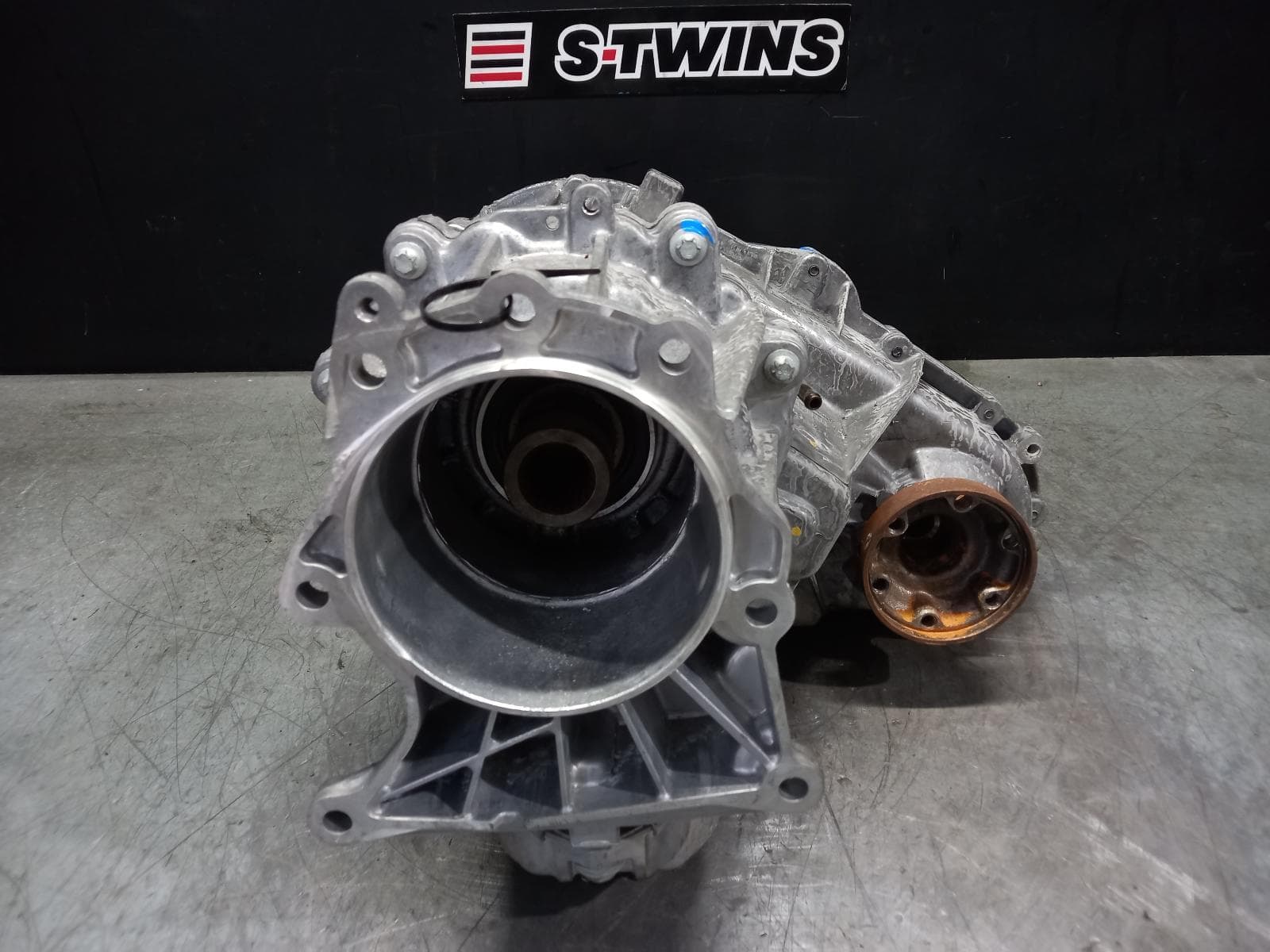 Used auto part listing image: 2018 JEEP GRANDCHEROKEE TRANSFER CASE AUTO, DIESEL, 3.0, WK, 2 SPEED TRANSFER, 04/13-02/22 0000375029