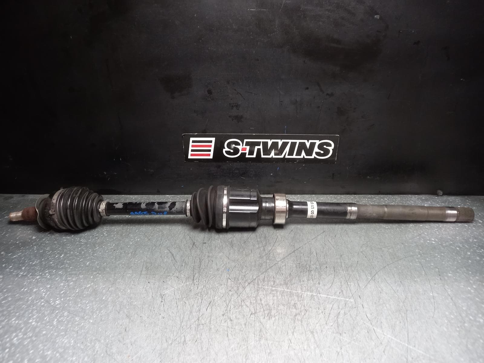 Used auto part listing image: 2017 MAZDA CX5 RIGHT DRIVESHAFT FRONT, AUTO, AWD, DIESEL, KF, 02/17-12/23 0000375902