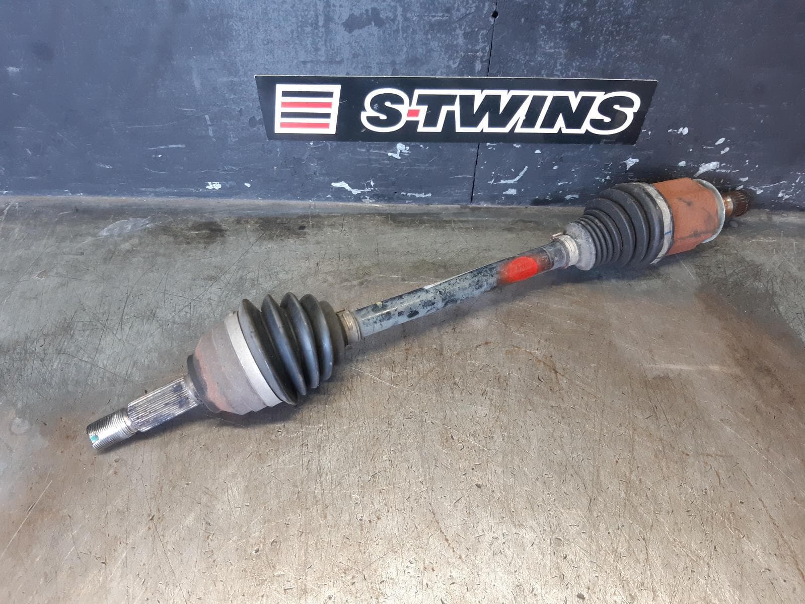 Used auto part listing image: 2020 MG ZS LEFT DRIVESHAFT AZS1, AUTO T/M, PETROL, 1.0, 09/17- 0000375695
