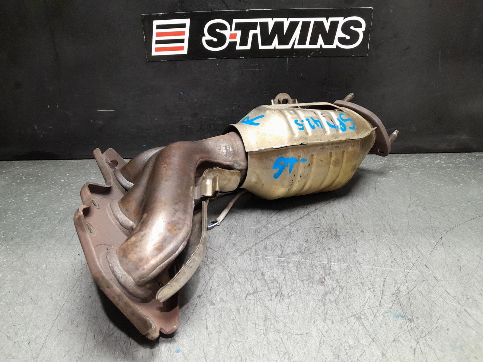 Used auto part listing image: 2012 TOYOTA RAV4 CATALYTIC CONVERTER MANIFOLD-CAT TYPE, 3.5, PETROL, REAR (RH SIDE), ACA3#/GSA3#, 08/07-11/12 0000376246