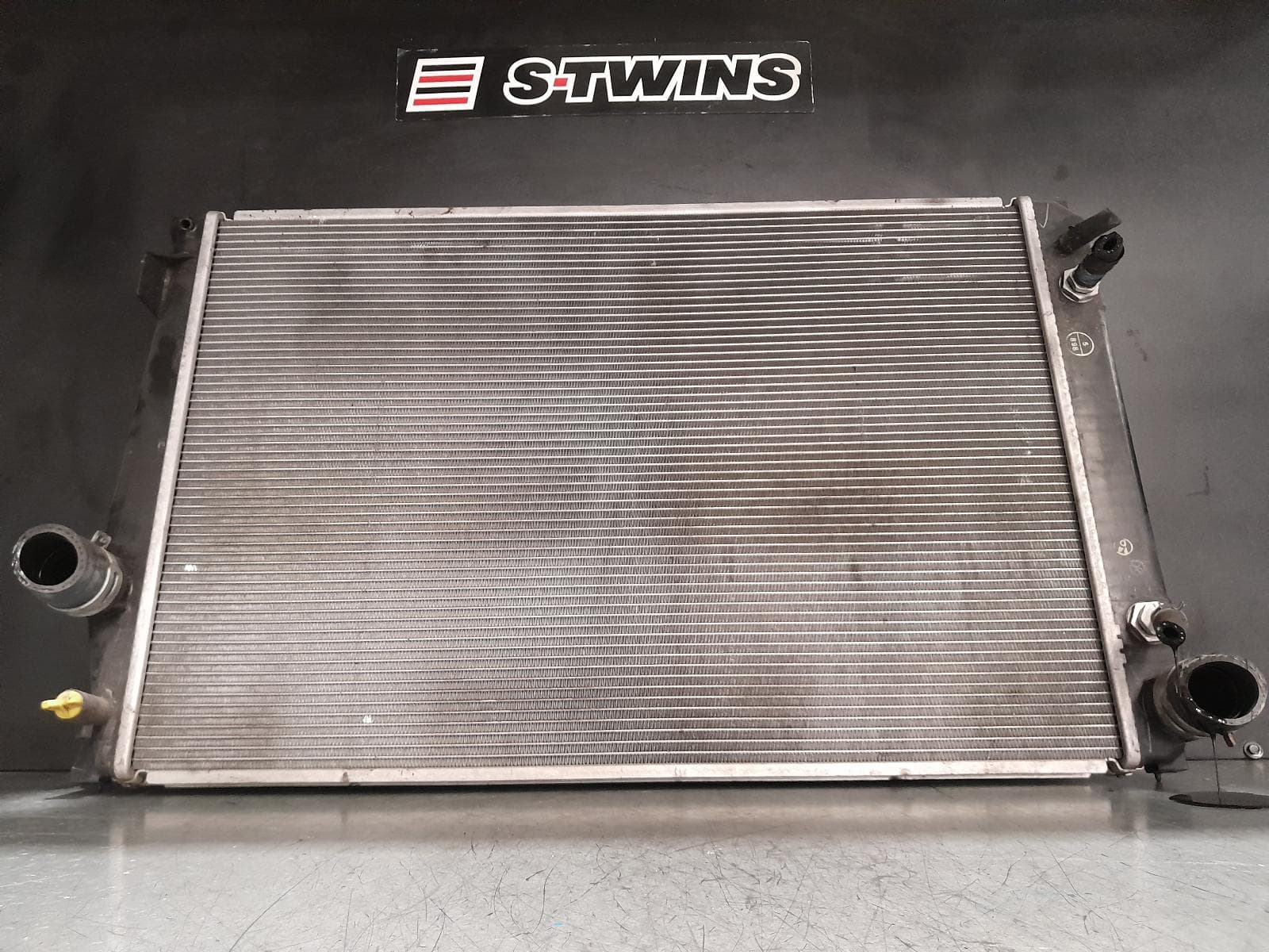 Used auto part listing image: 2012 TOYOTA RAV4 RADIATOR AUTO, ACA33/ACA38, 11/05-11/12 0000376259