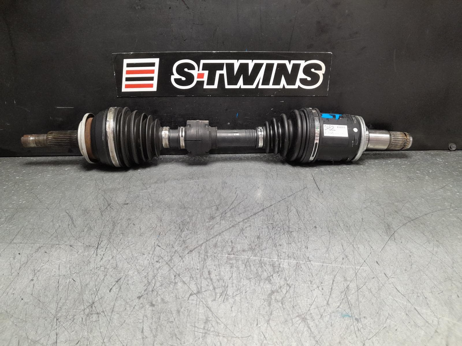 Used auto part listing image: 2012 TOYOTA RAV4 LEFT DRIVESHAFT FRONT, 3.5, 2GR-FE, ACA33, 08/07-11/12 0000376281
