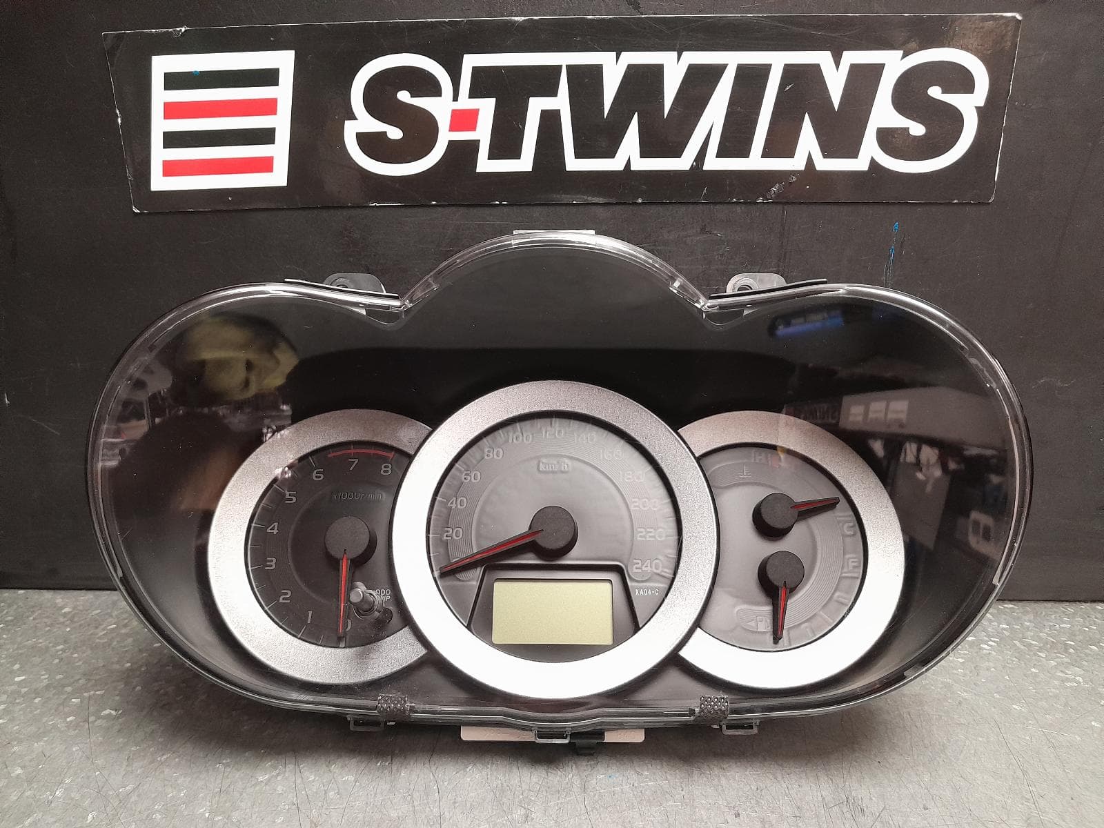 Used auto part listing image: 2012 TOYOTA RAV4 INSTRUMENTCLUSTER INSTRUMENT CLUSTER, 3.5, AUTO TM, V6 2GR-FE, ACA33, 08/07-11/12 0000376285