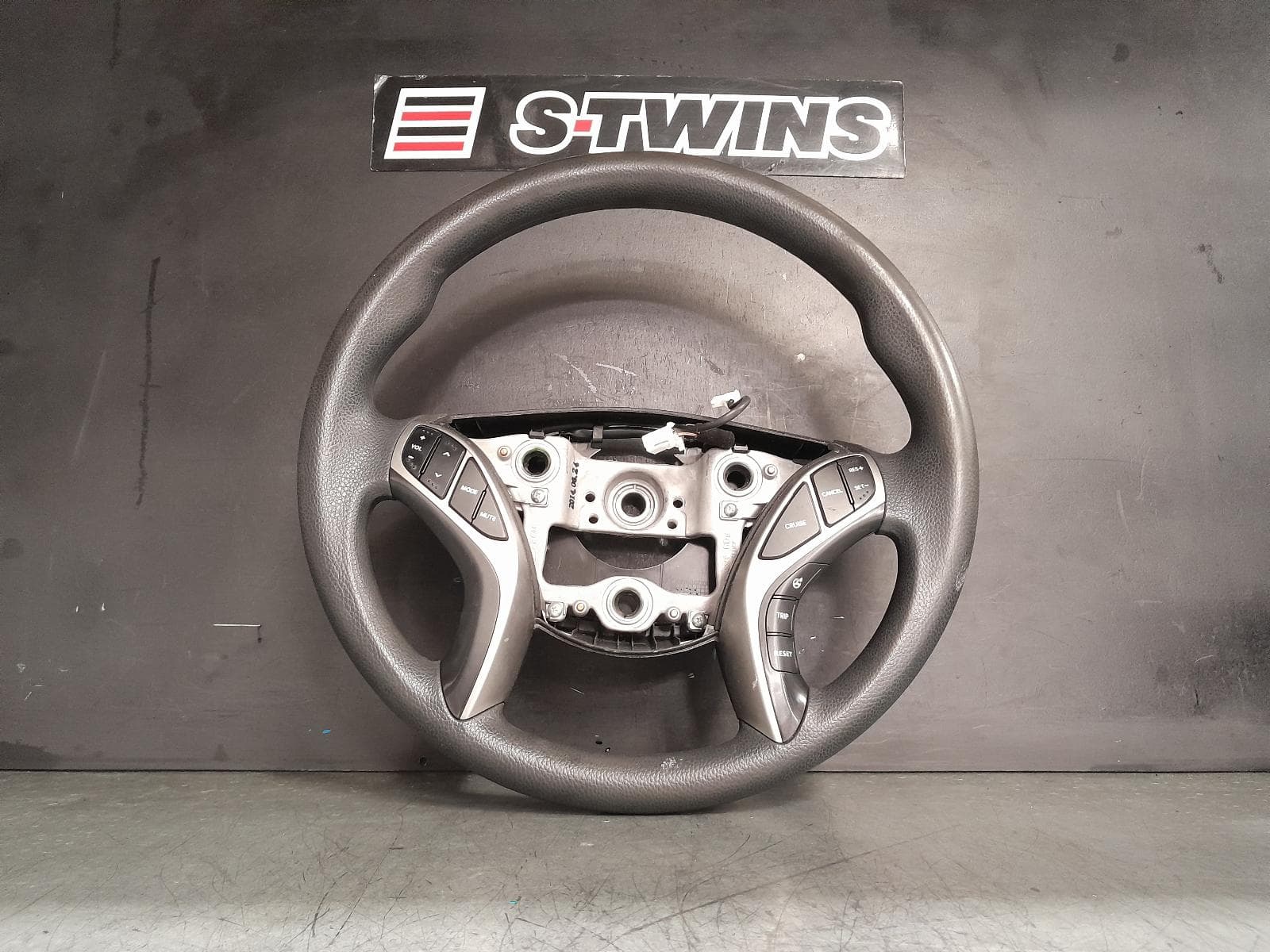 Used auto part listing image: 2014 HYUNDAI I30 STEERING WHEEL VINYL, GD, 03/12-02/17 0000376208