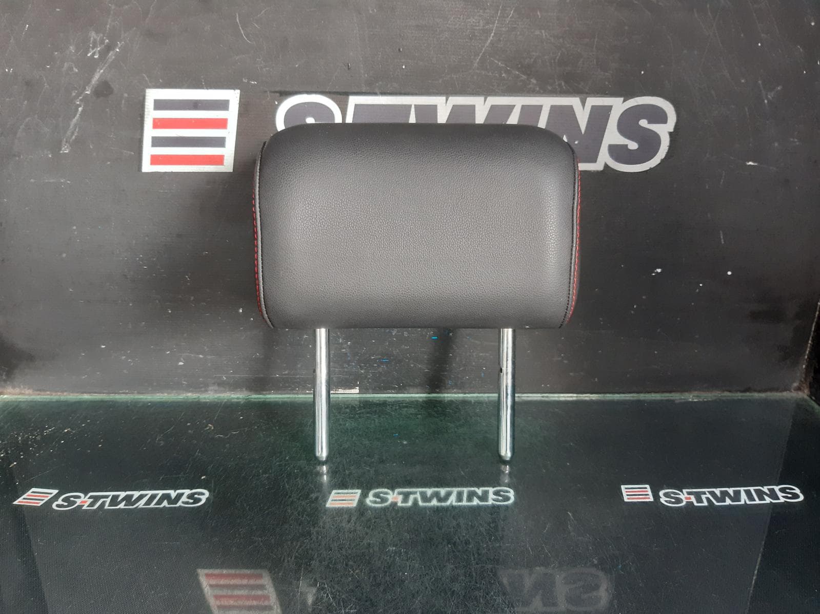 Used auto part listing image: 2014 VOLKSWAGEN GOLF HEADREST LH REAR, GEN 7, LEATHER, GTi, 11/12-08/20 0000376376