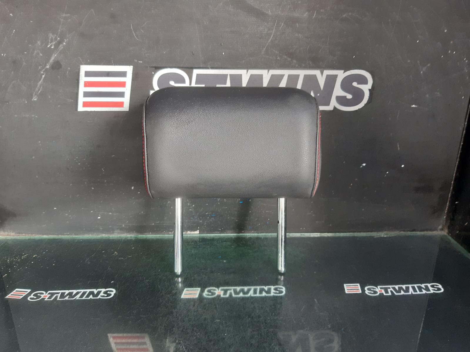 Used auto part listing image: 2014 VOLKSWAGEN GOLF HEADREST RH REAR, GEN 7, LEATHER, GTi, 11/12-08/20 0000376377