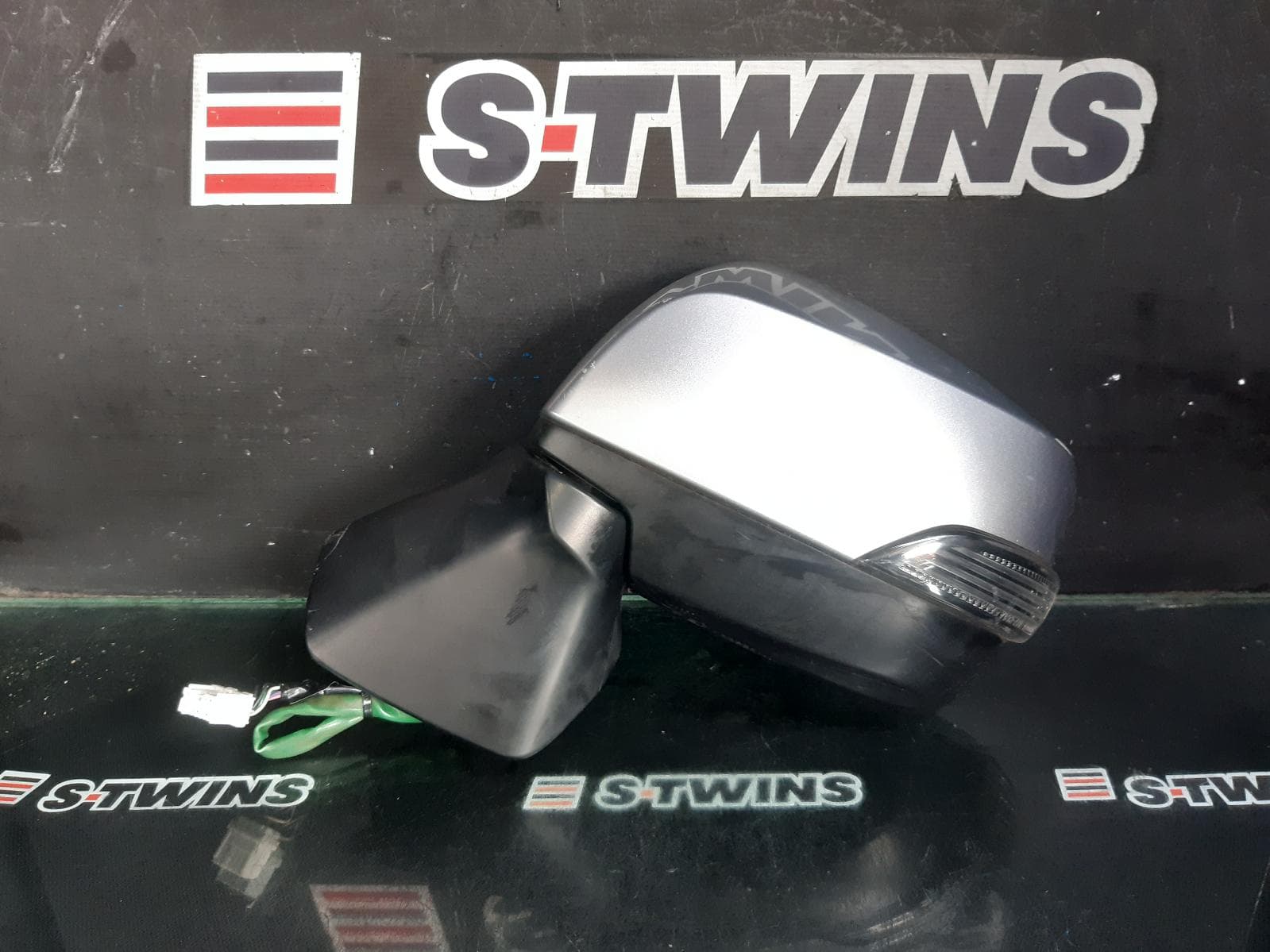 Used auto part listing image: 2013 SUBARU FORESTER LEFT DOOR MIRROR SJ, W/ FLASHER, HEATED, BLINDSPOT, NON CAMERA TYPE, (7 WIRE), 09/12-08/18 0000376066