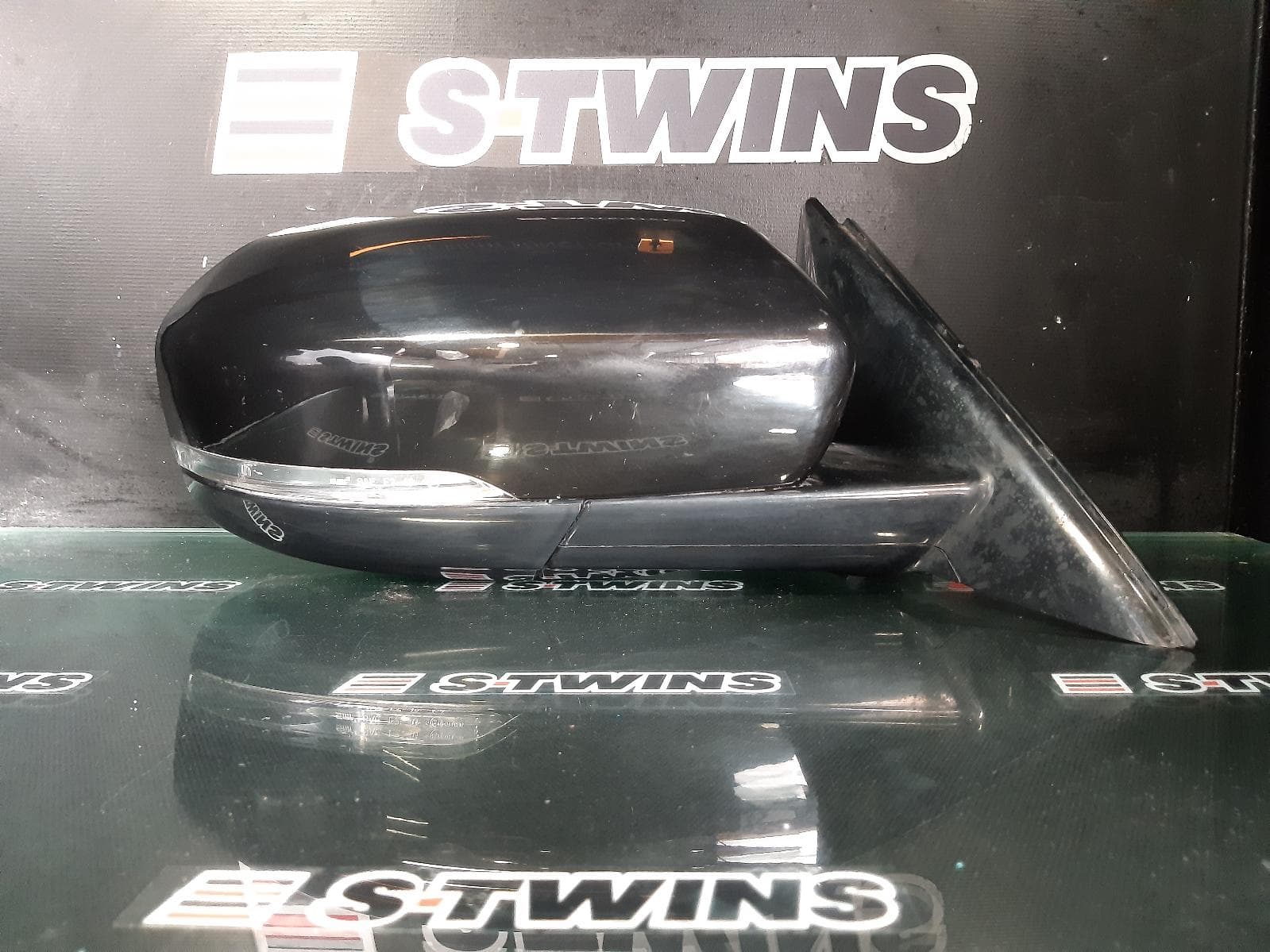 Used auto part listing image: 2013 LAND ROVER RANGE ROVER EVOQUE RIGHT DOOR MIRROR L538, W/ MEMORY, W/ BLINDSPOT & FLASHER & APPROACH LIGHT TYPE, 11/11-12/13 0000217322