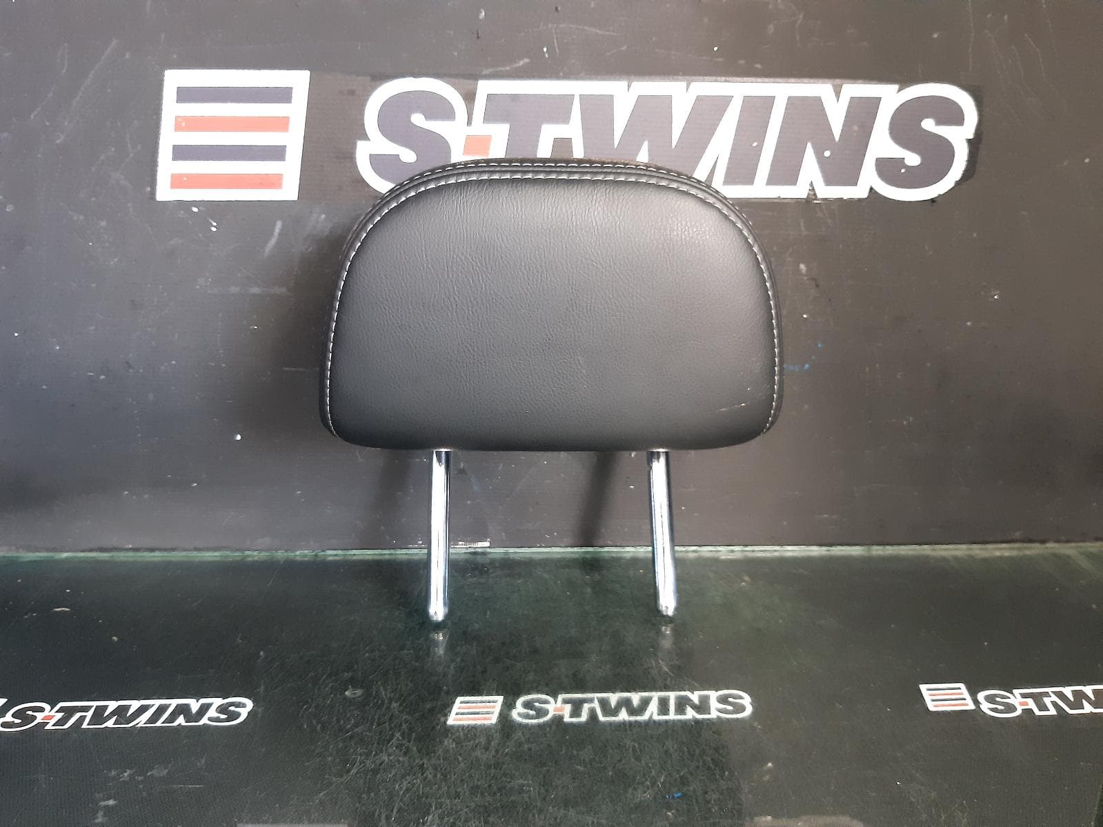 Used auto part listing image: 2019 NISSAN XTRAIL HEADREST LH REAR 2ND ROW, LEATHER, T32, 02/14-07/22 0000321942