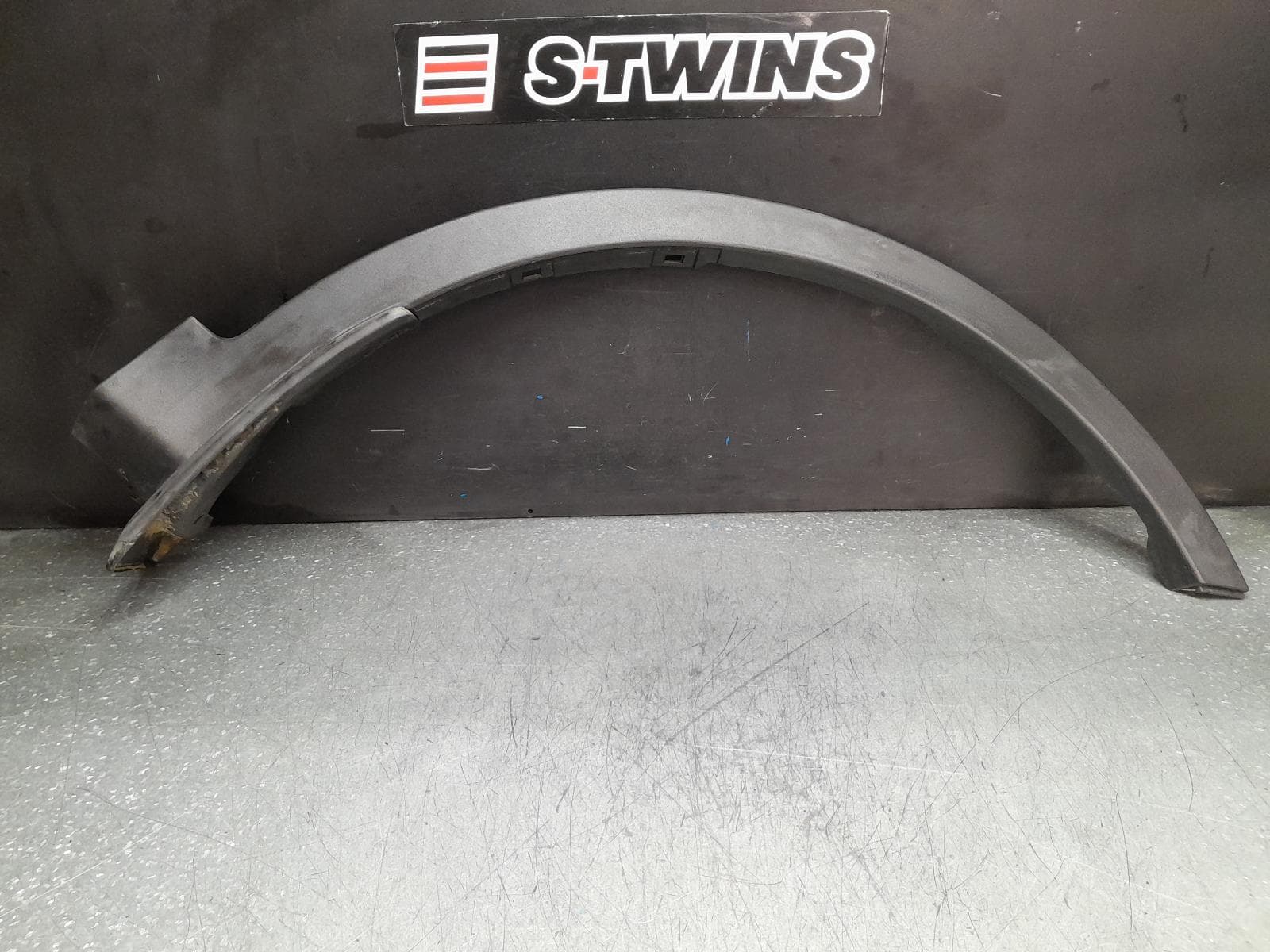 Used auto part listing image: 2014 TOYOTA RAV4 WHEEL ARCH FLARE RH FRONT, XA40, 12/12-09/15 0000376496