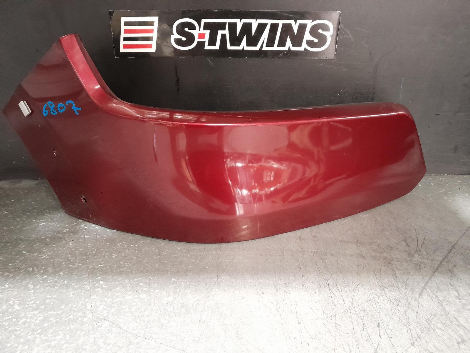 Used auto part listing image: 2022 RAM 1500 MISC DT, 12/20- 0000376553 RH FENDER COVER