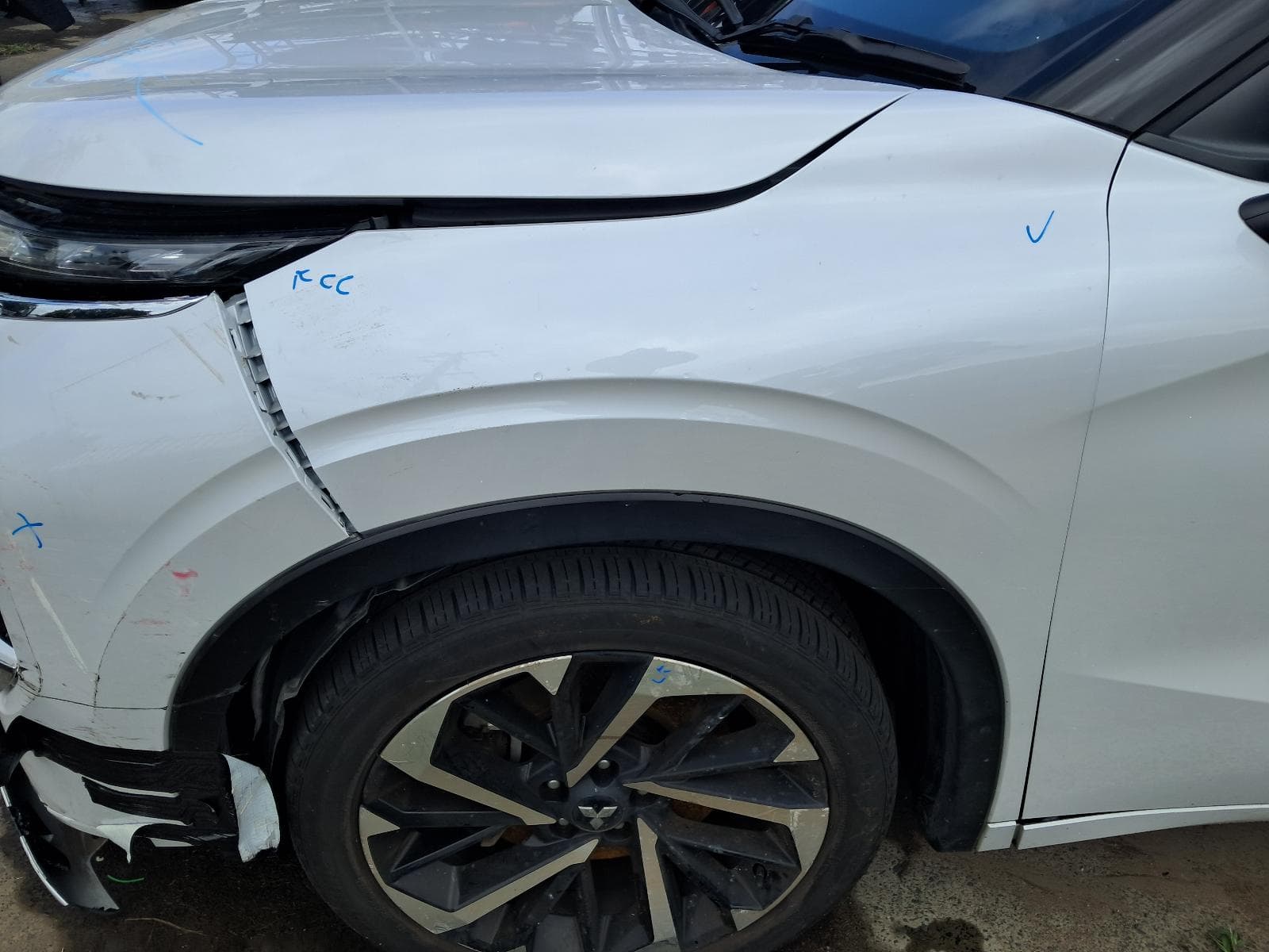 2023 MITSUBISHI OUTLANDER 15
