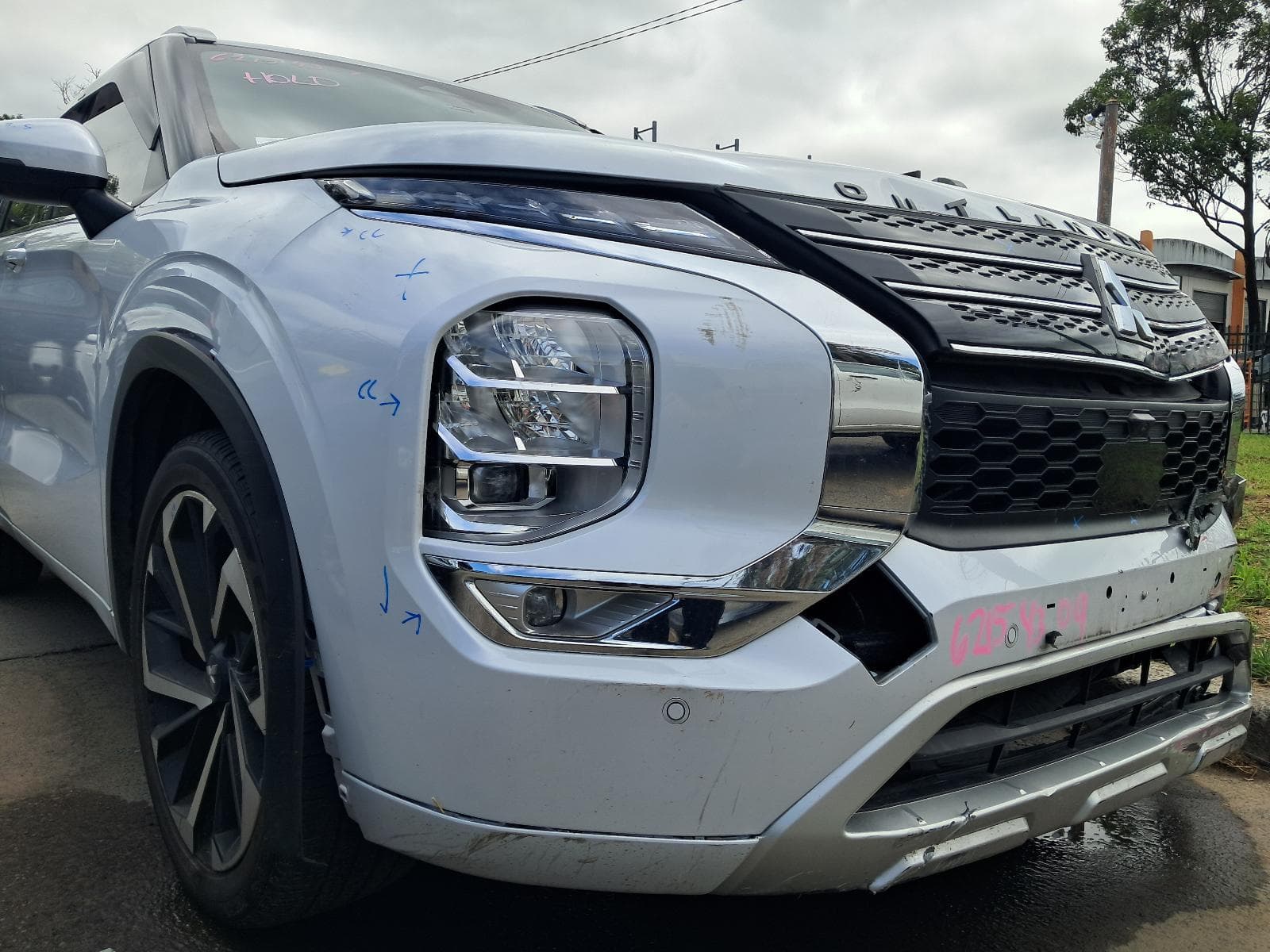 2023 MITSUBISHI OUTLANDER 10
