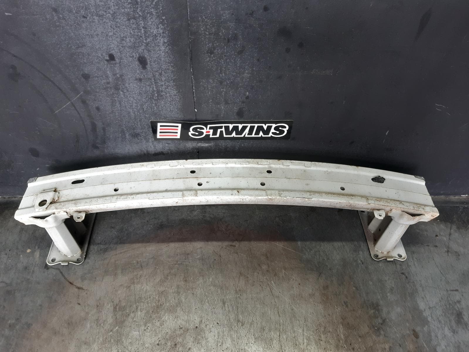 Used auto part listing image: 2016 SUBARU OUTBACK F BAR REINFORC BRACK MAIN REINFORCEMENT, 6TH GEN, 08/14-12/17 0000377174