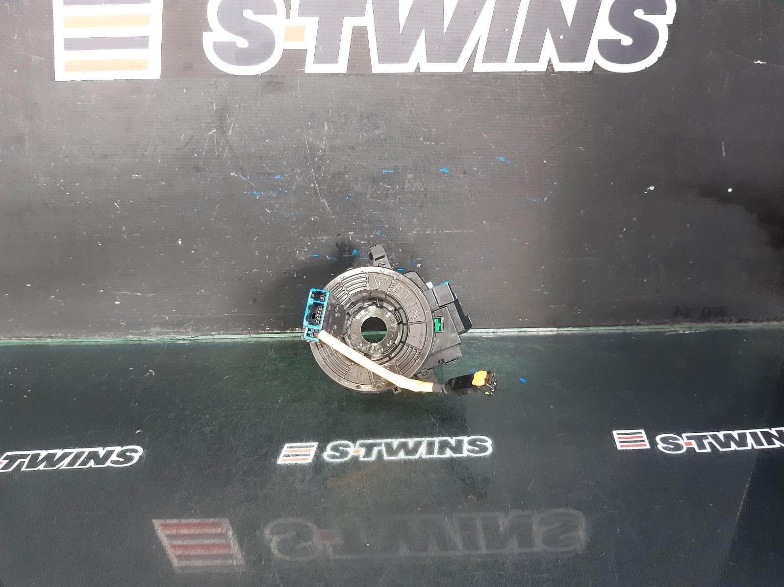 Used auto part listing image: 2016 SUBARU OUTBACK CLOCKSPRING, W/ STEERING SENSOR, 6TH GEN, 08/14-12/20 0000377194
