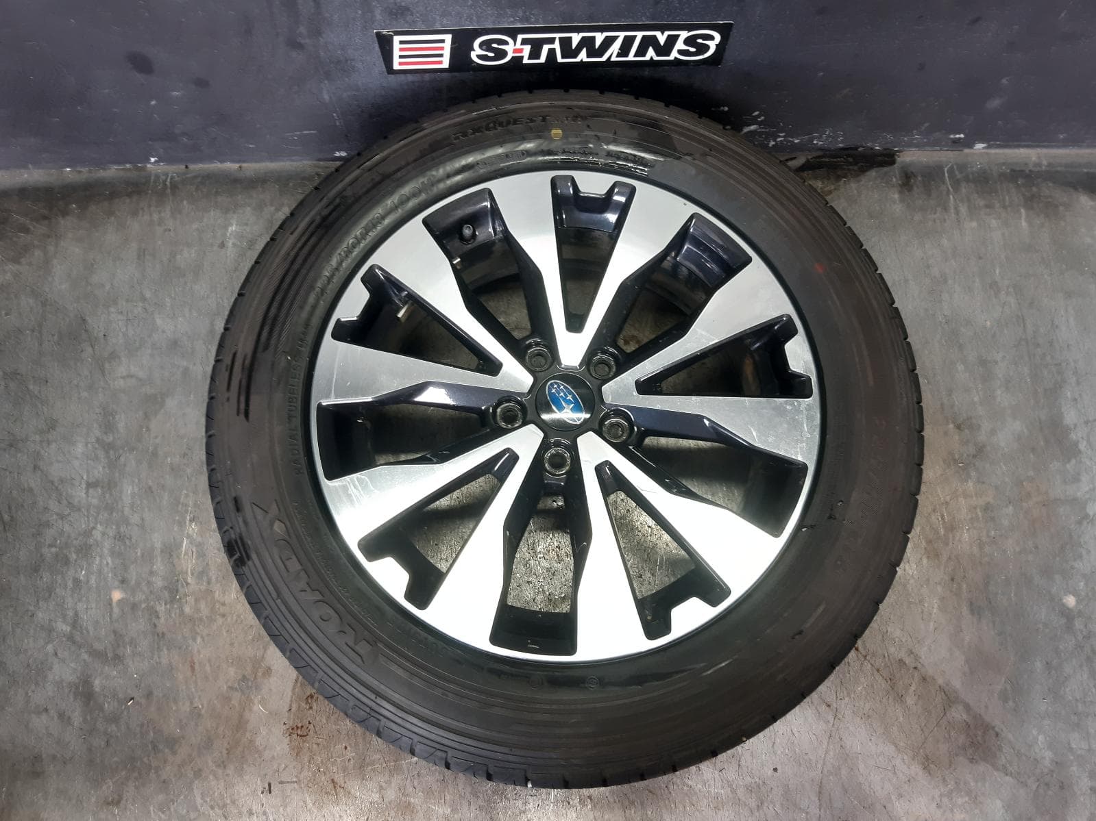Used auto part listing image: 2016 SUBARU OUTBACK WHEEL MAG FACTORY, 18X7IN, 6TH GEN, 08/14-12/17 0000377203