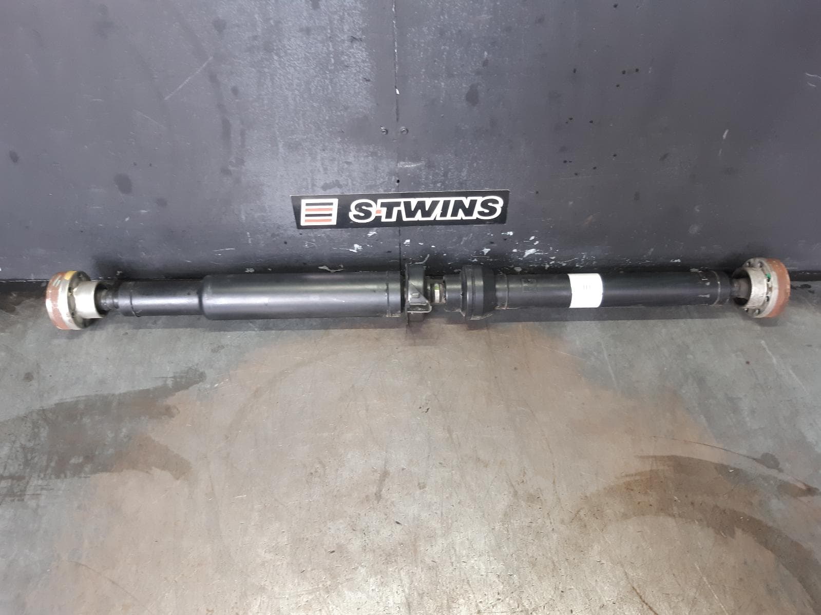 Used auto part listing image: 2017 JEEP GRANDCHEROKEE REAR PROP SHAFT 3.6, PETROL, AWD, WK, 04/13-02/22 0000376826