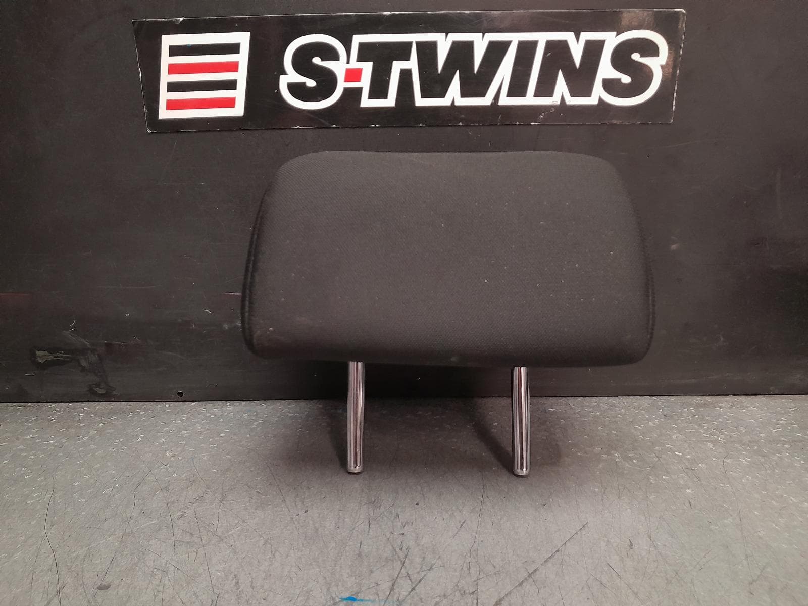 Used auto part listing image: 2023 MITSUBISHI ASX HEADREST RH REAR, XA-XD, 05/10-12/24 0000377756