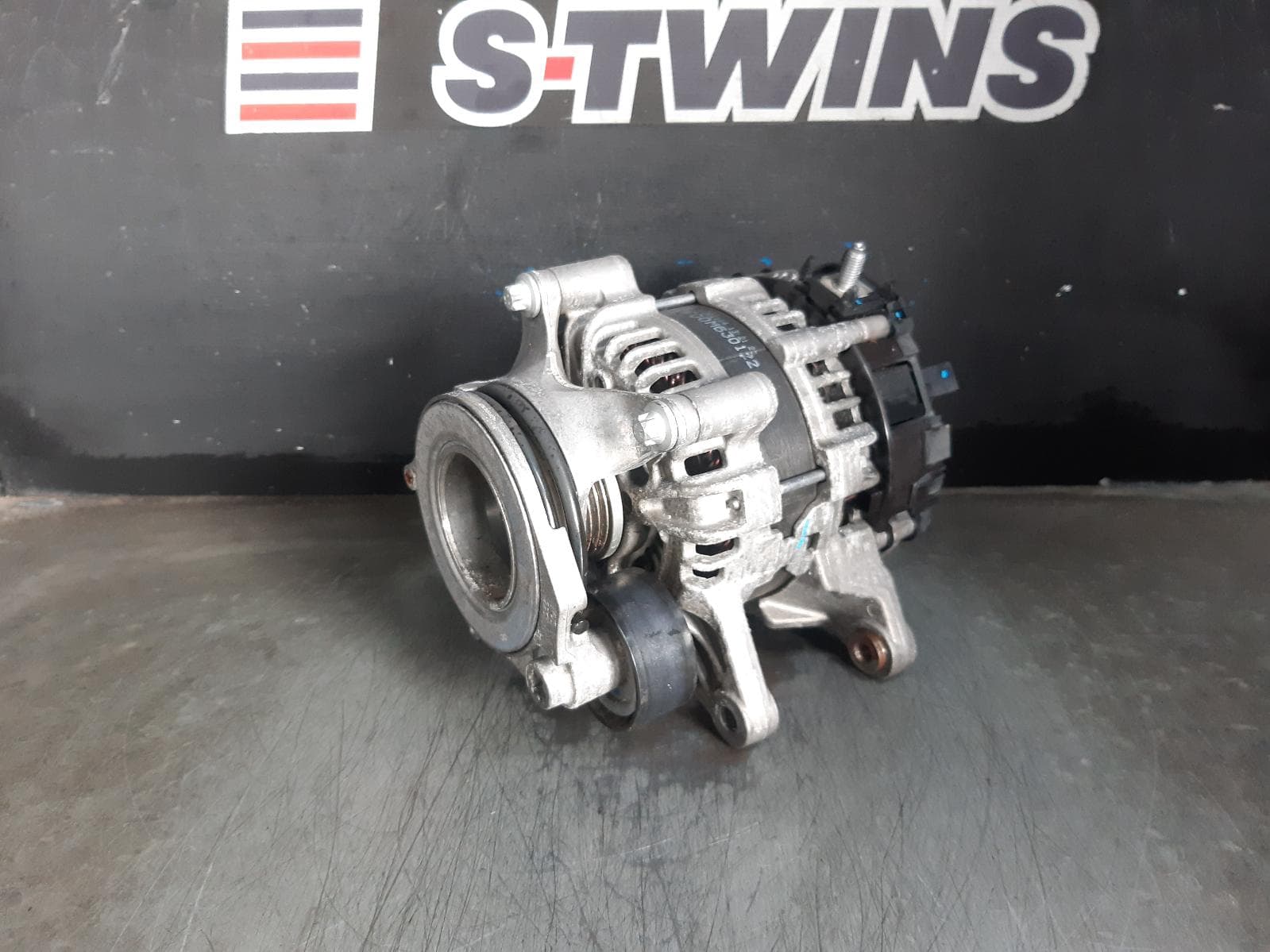 Used auto part listing image: 2021 MERCEDES GLB CLASS ALTERNATOR X247, PETROL, 1.3, TURBO, 282.914 CODE, GLB200, 12/19-09/23 0000377072