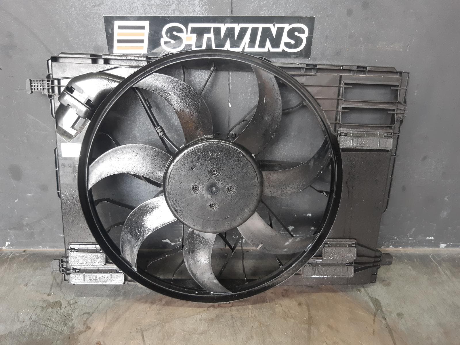 Used auto part listing image: 2021 MERCEDES GLB CLASS FAN X247, RADIATOR FAN, PETROL, 1.3, TURBO, 282.914 CODE, 400W, GLB200, 12/19-09/23 0000377077