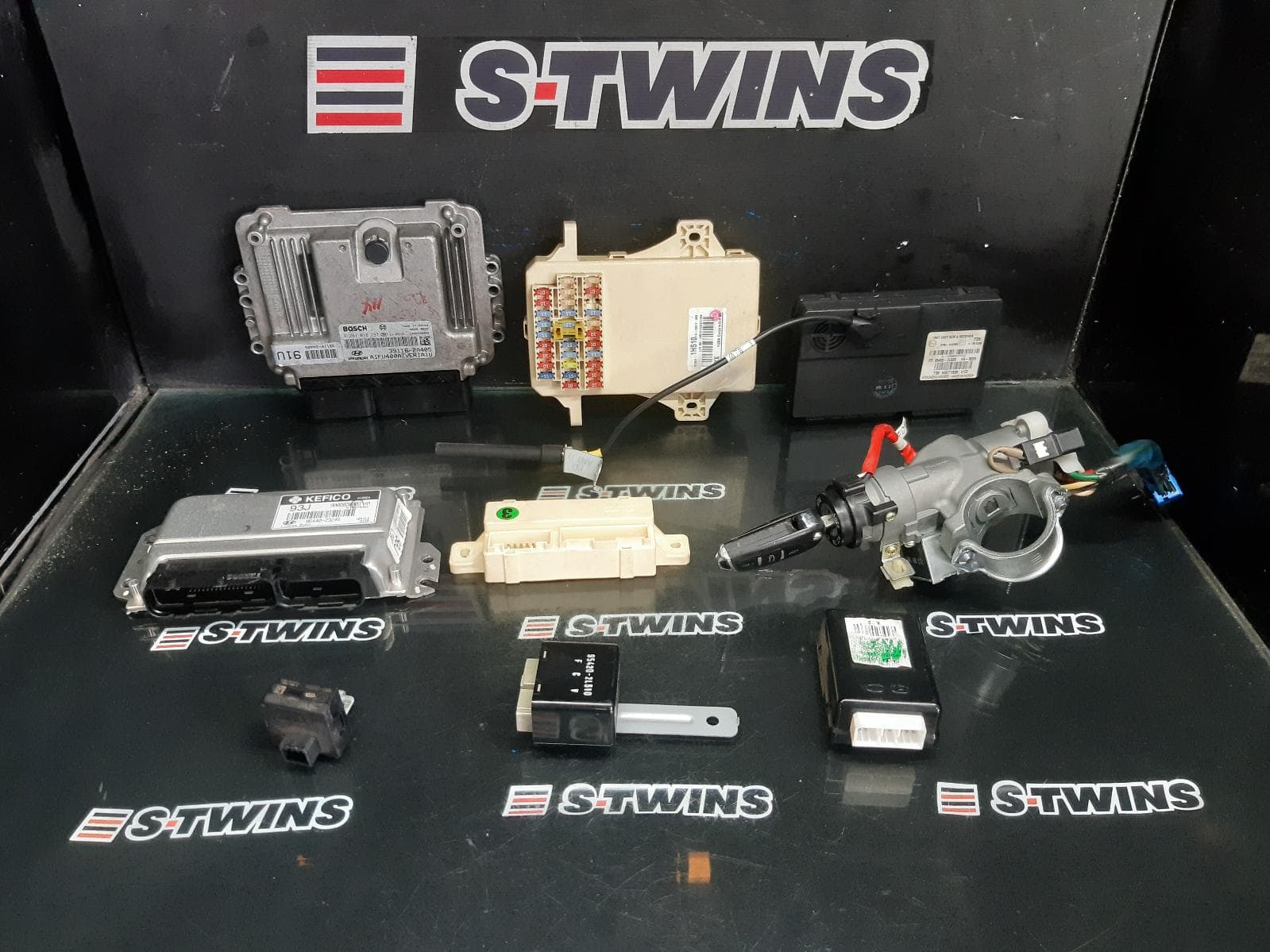 Used auto part listing image: 2010 HYUNDAI I30 ENGINE ECU, 1.6, DIESEL, P/N 391162A405, SEC SET (ECU/IMM/READER/KEY), FD, 09/07-04/12 0000374869
