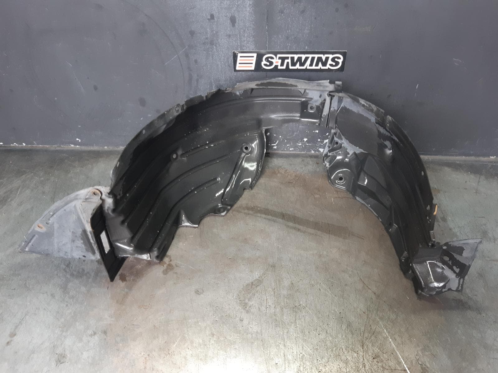 Used auto part listing image: 2014 MAZDA 3 LEFT GUARD LINER BM-BN, FRONT, HATCH, 11/13-02/19 0000377210