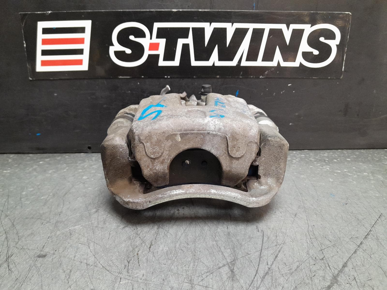 Used auto part listing image: 2014 HYUNDAI I30 CALIPER RH REAR, GD (S. KOREA-VIN KMHD), CABLE HAND BRAKE TYPE, 03/12-02/17 0000376181