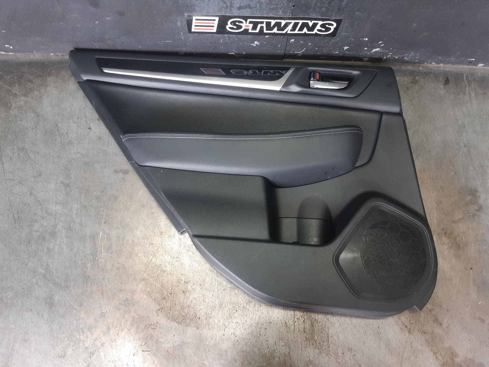 Used auto part listing image: 2015 SUBARU OUTBACK DOOR TRIM LH REAR, 6TH GEN, LEATHER, 08/14-12/20 0000377161