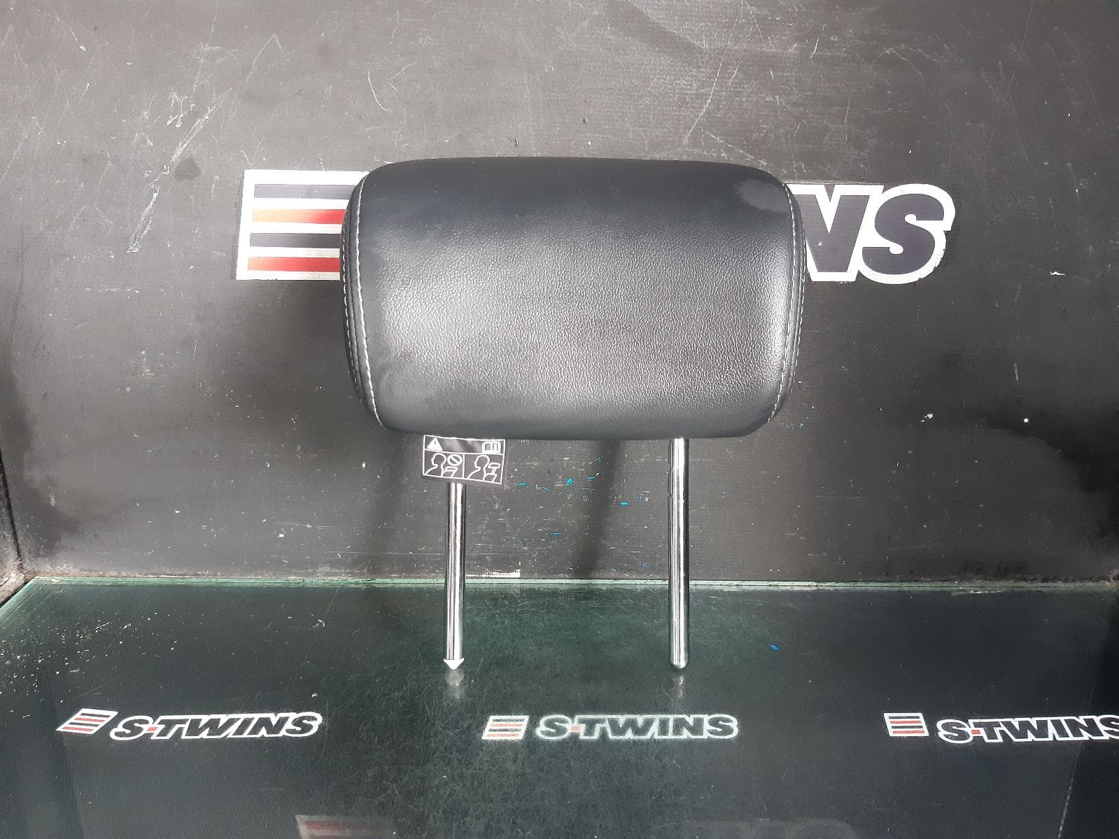Used auto part listing image: 2015 SUBARU OUTBACK HEADREST RH REAR, LEATHER, BLACK, 6TH GEN, 08/14-12/20 0000377401
