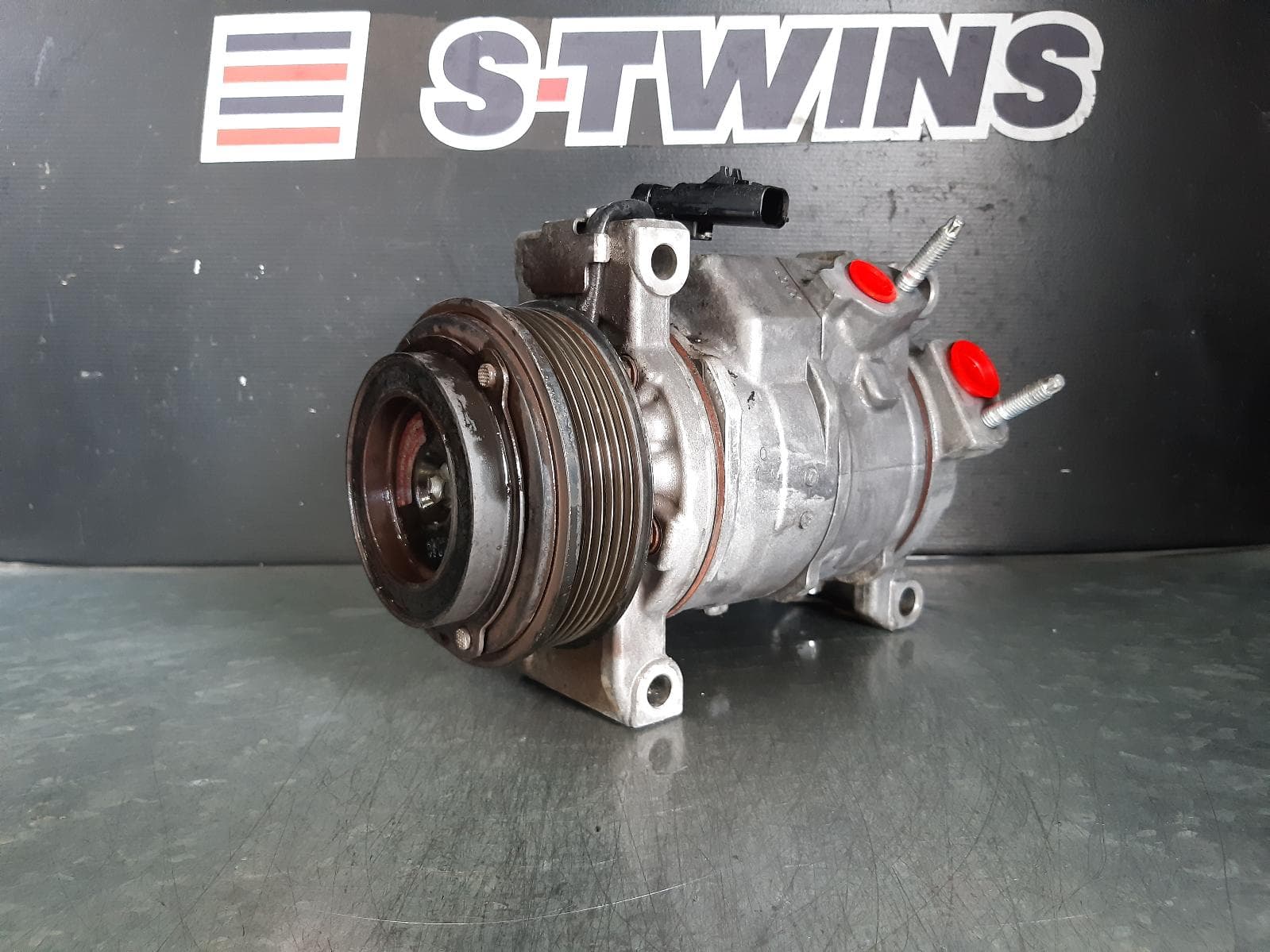 Used auto part listing image: 2009 CHRYSLER VOYAGER A C COMPRESSOR RT, 2.8, DIESEL, TURBO, 03/08-12/14 0000170424