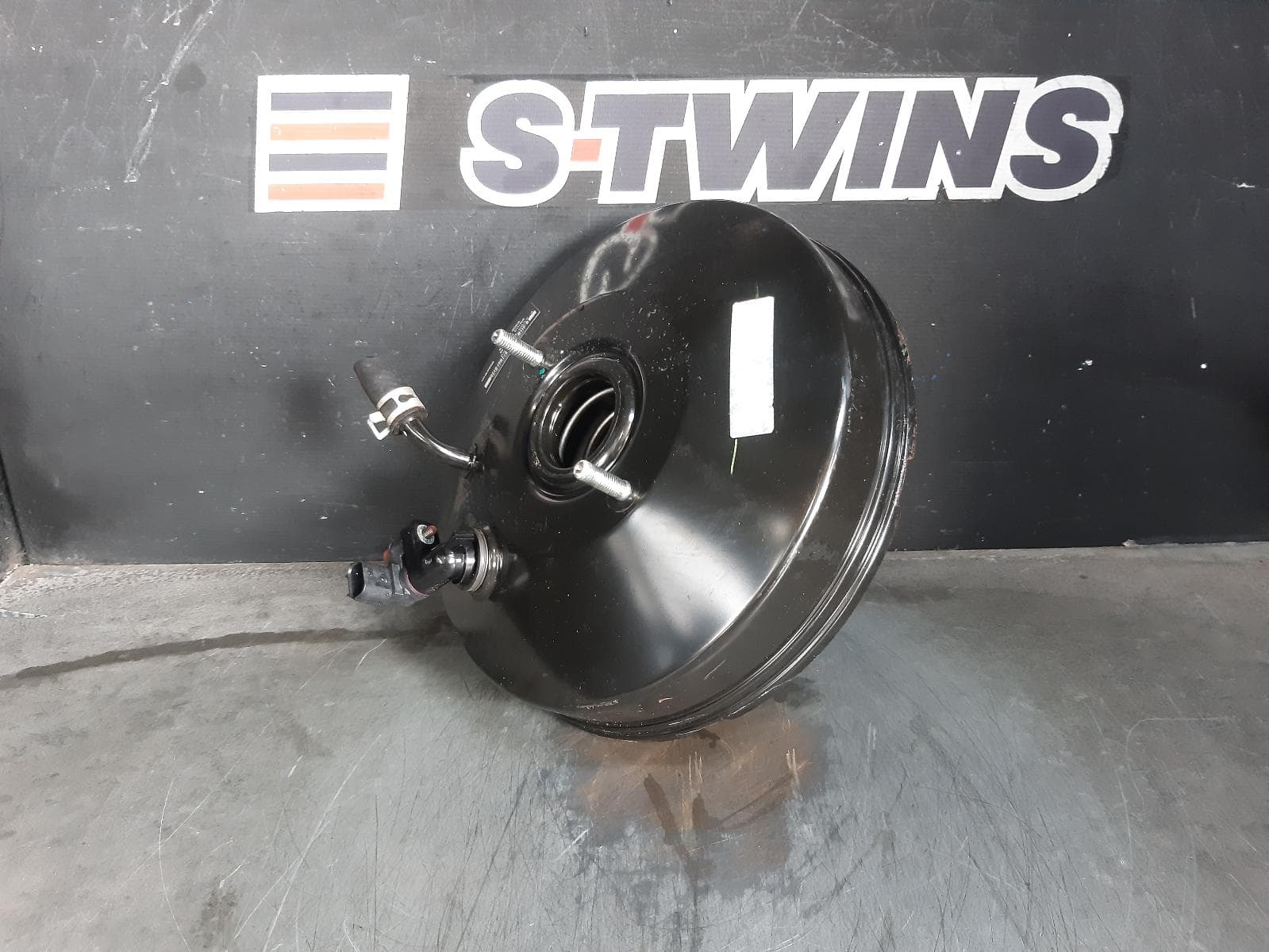 Used auto part listing image: 2016 MAZDA CX5 BRAKE BOOSTER KE, P/N K011, 02/12-12/16 0000377529